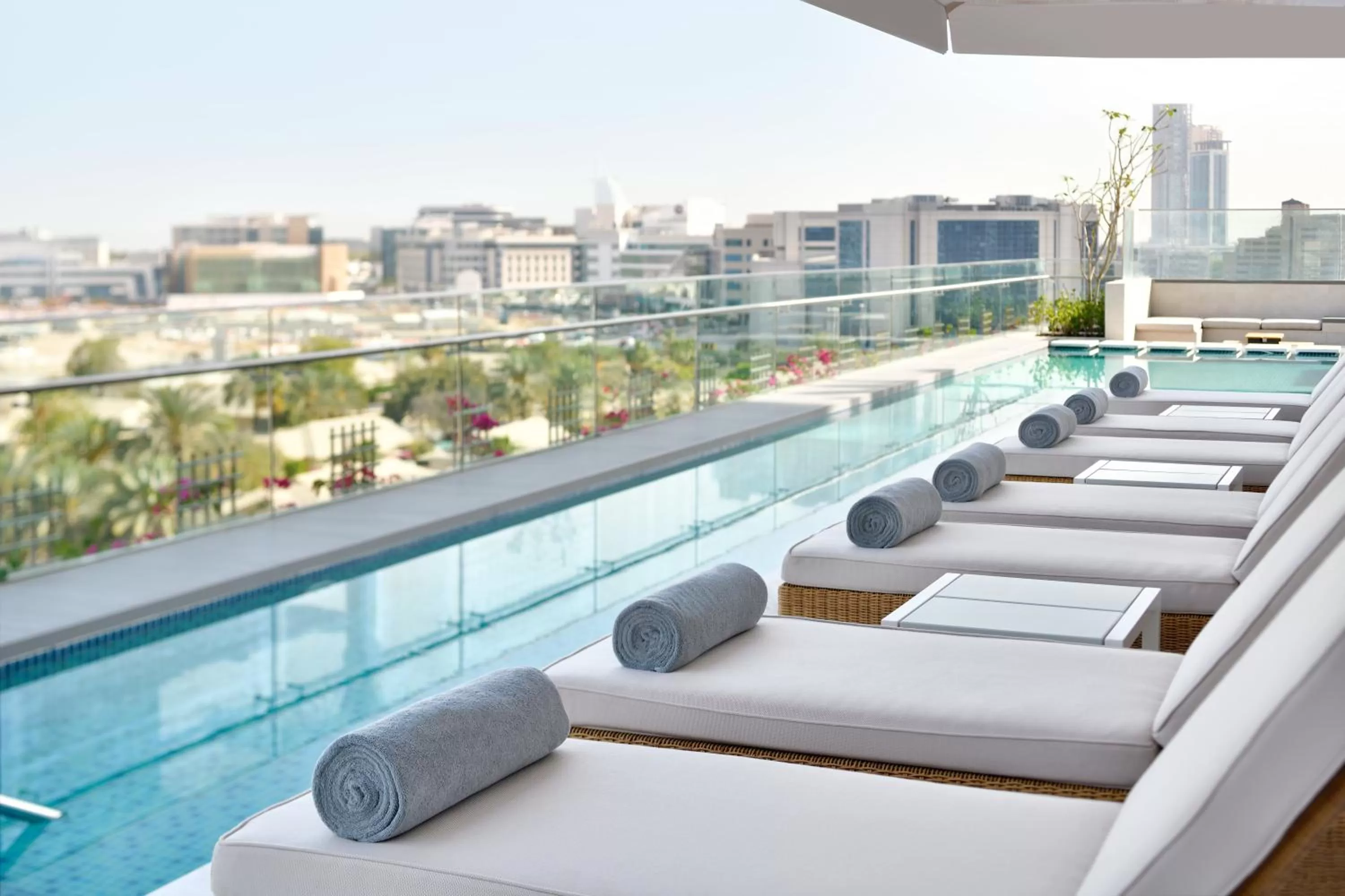 Swimming pool in Grand Plaza Mövenpick Media City