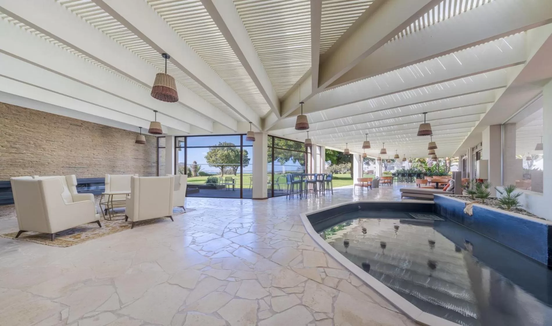 Lounge or bar in Pestana Alvor Praia Premium Beach & Golf Resort