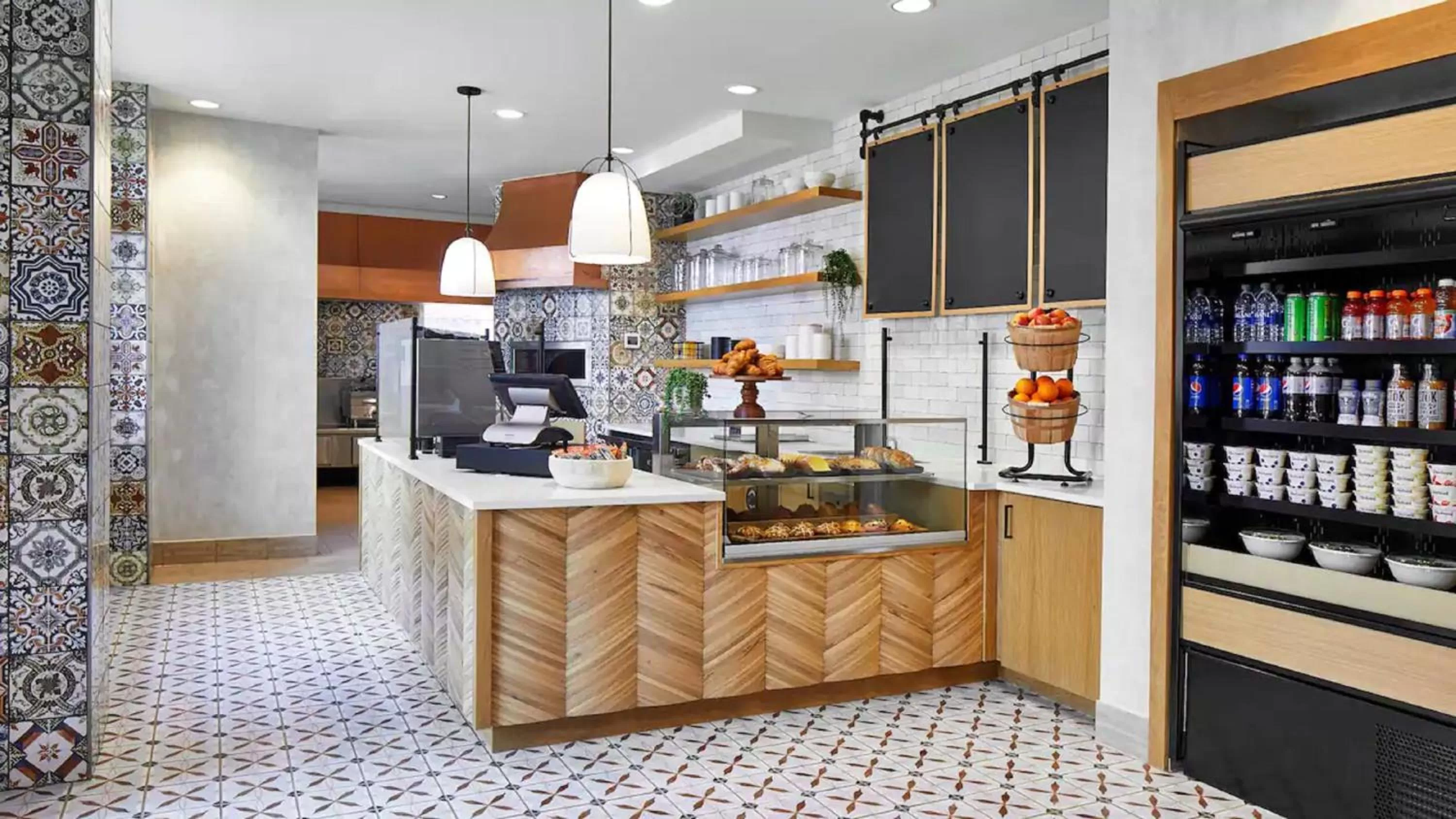 Shopping Area in Hyatt Regency Atlanta Perimeter at Villa Christina