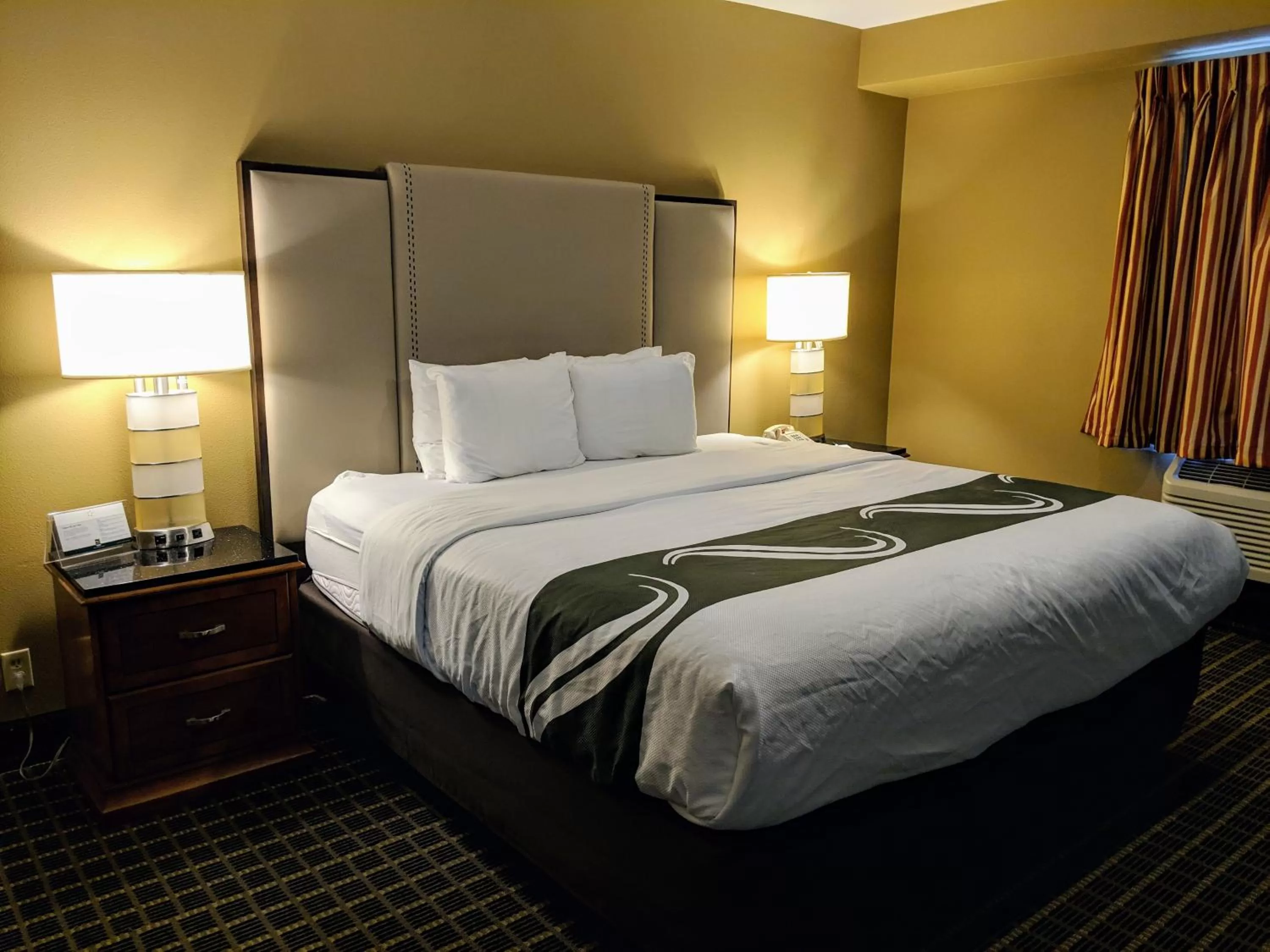 Family Suite - Non Smoking in Quality Inn & Suites Westminster Seal Beach