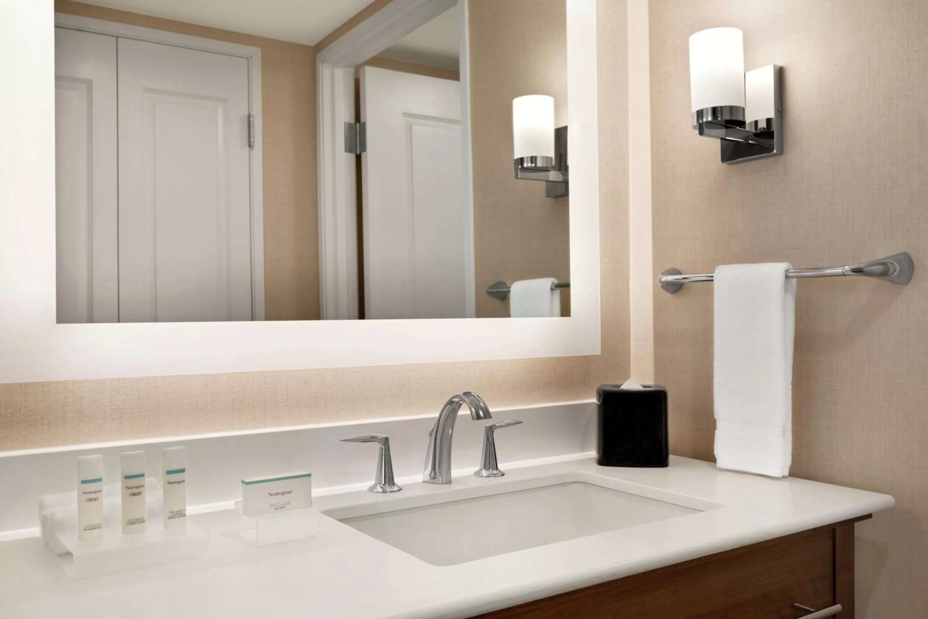 Bathroom in Homewood Suites by Hilton Houston NW at Beltway 8