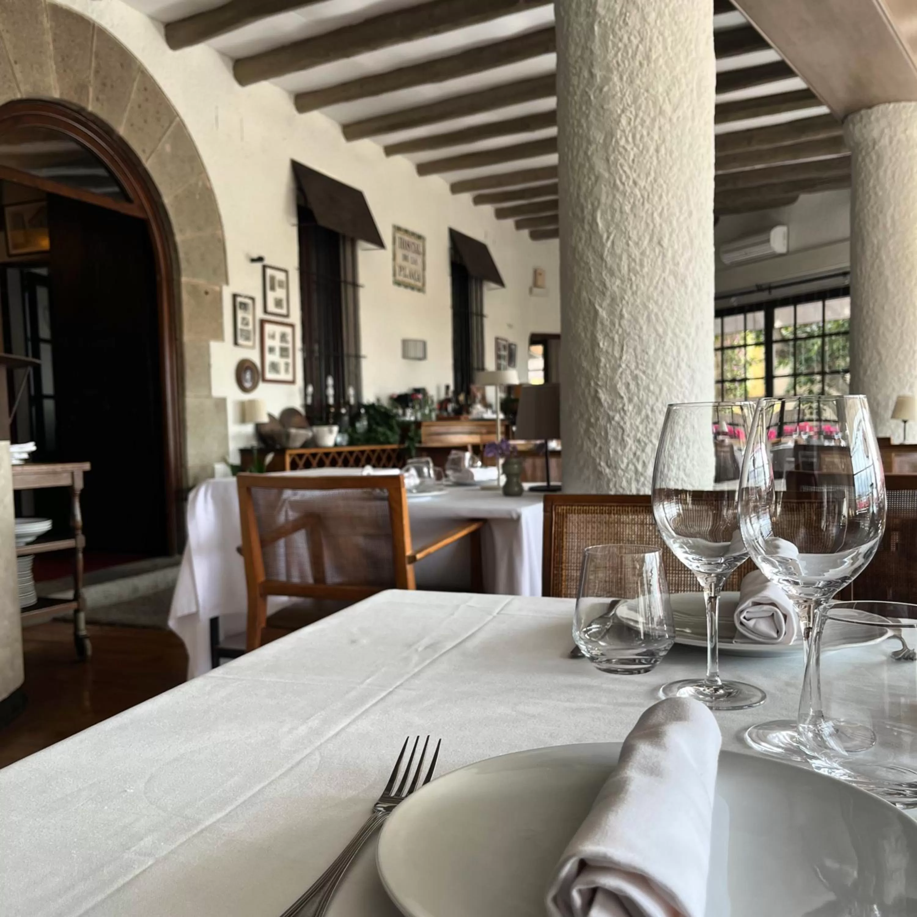 Restaurant/places to eat in Hostal de la Plaça - Hotel Boutique