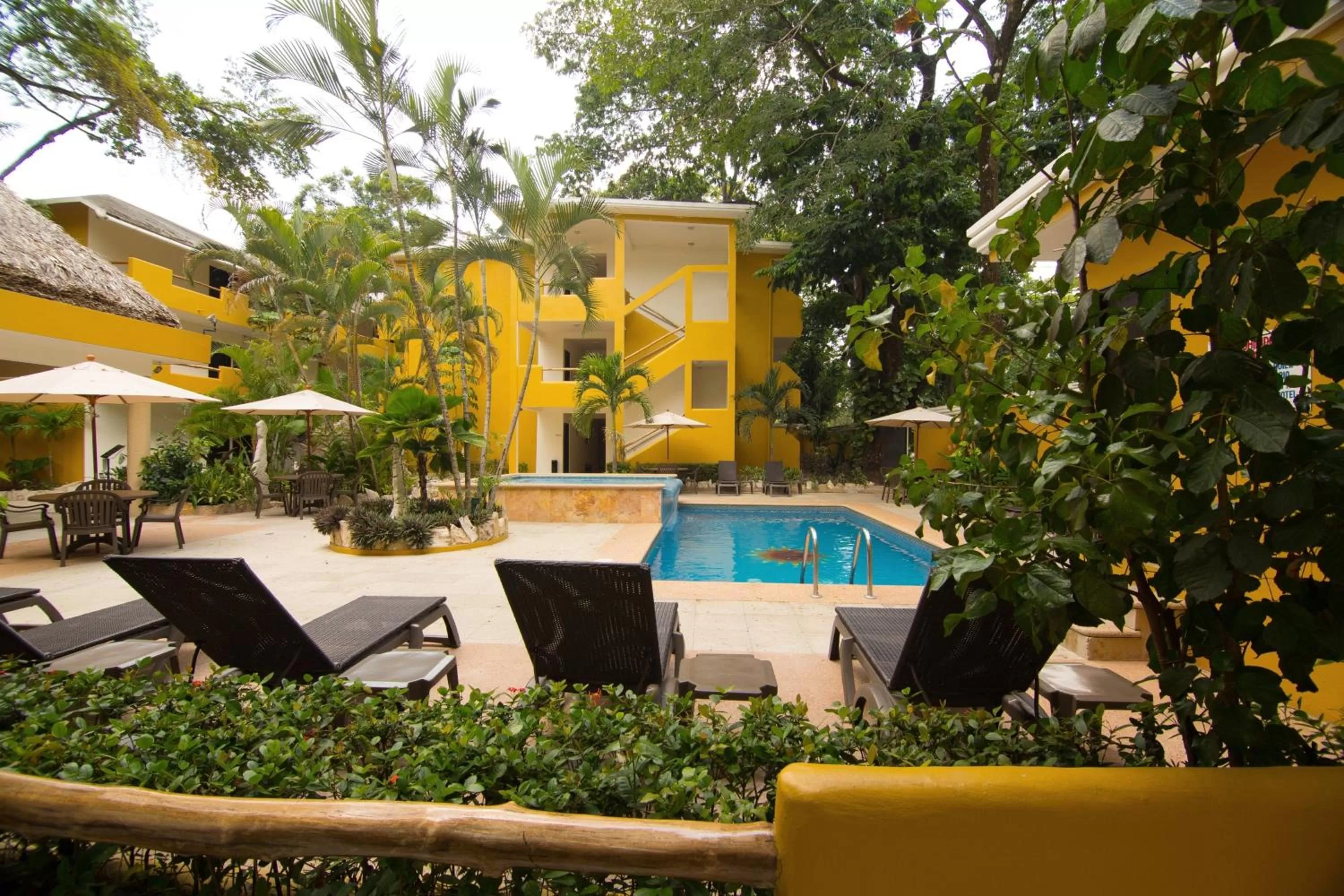 Swimming pool in Hotel Chablis Palenque
