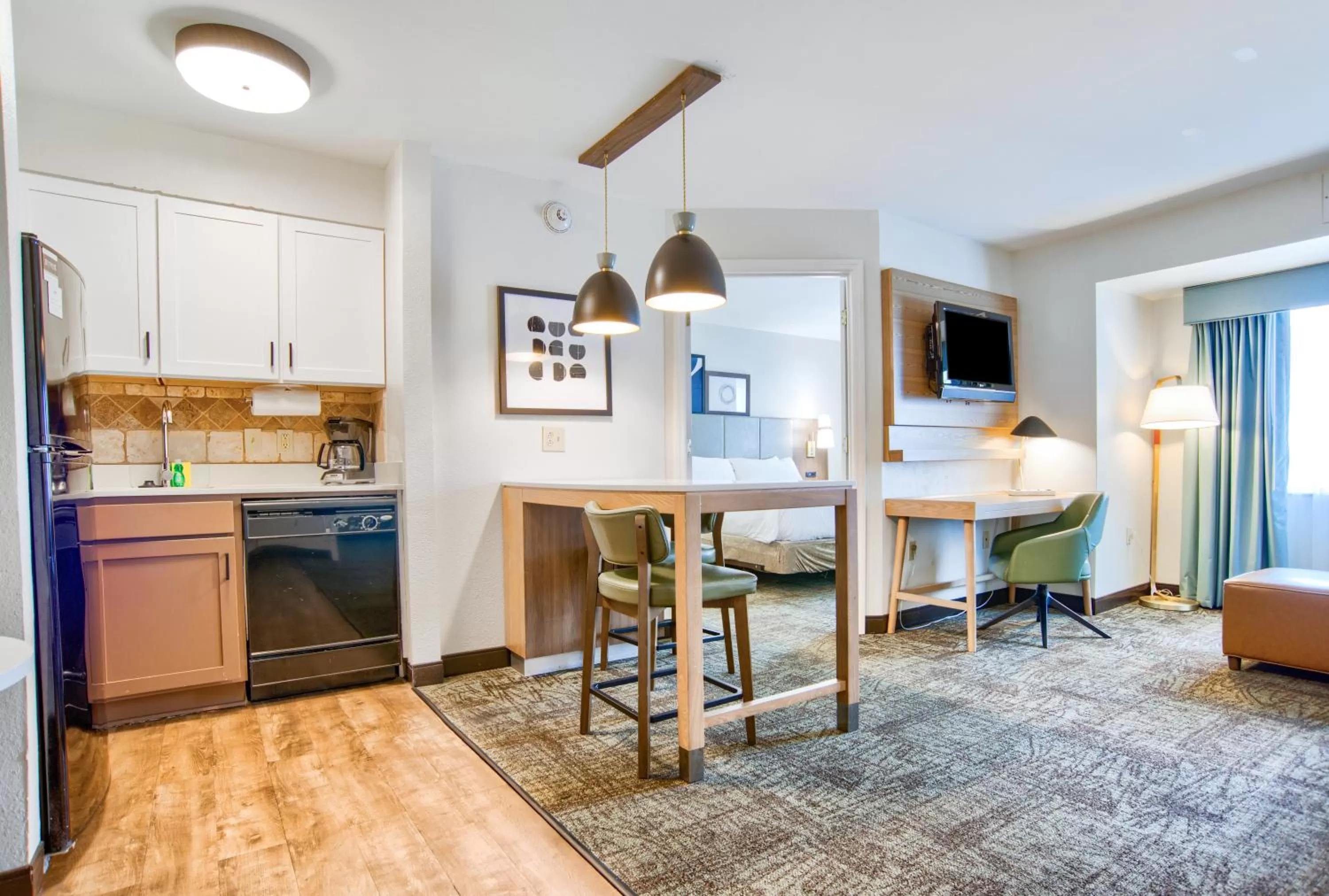 kitchen in Staybridge Suites Gulf Shores by IHG