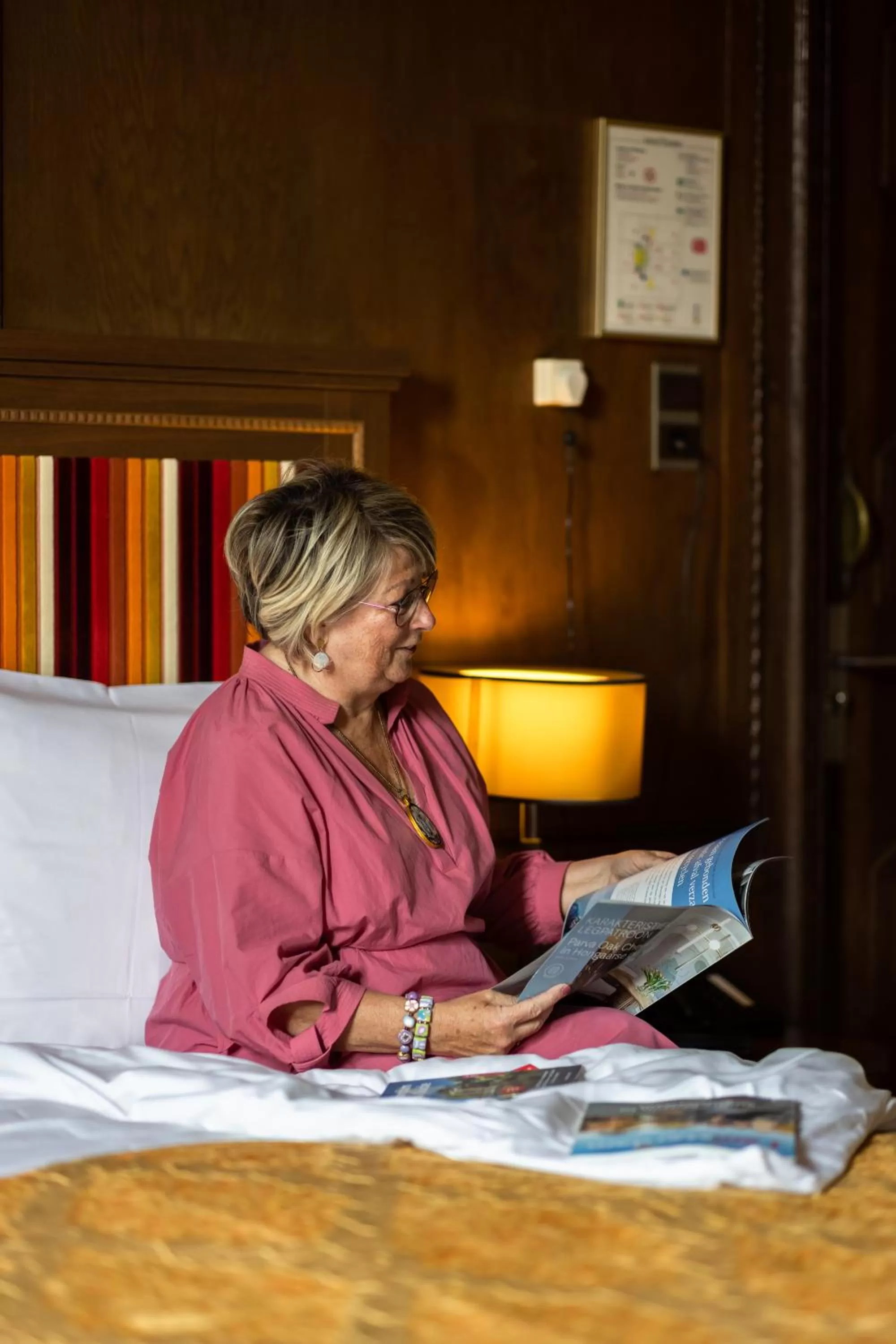 Bed in Hotel Aalders