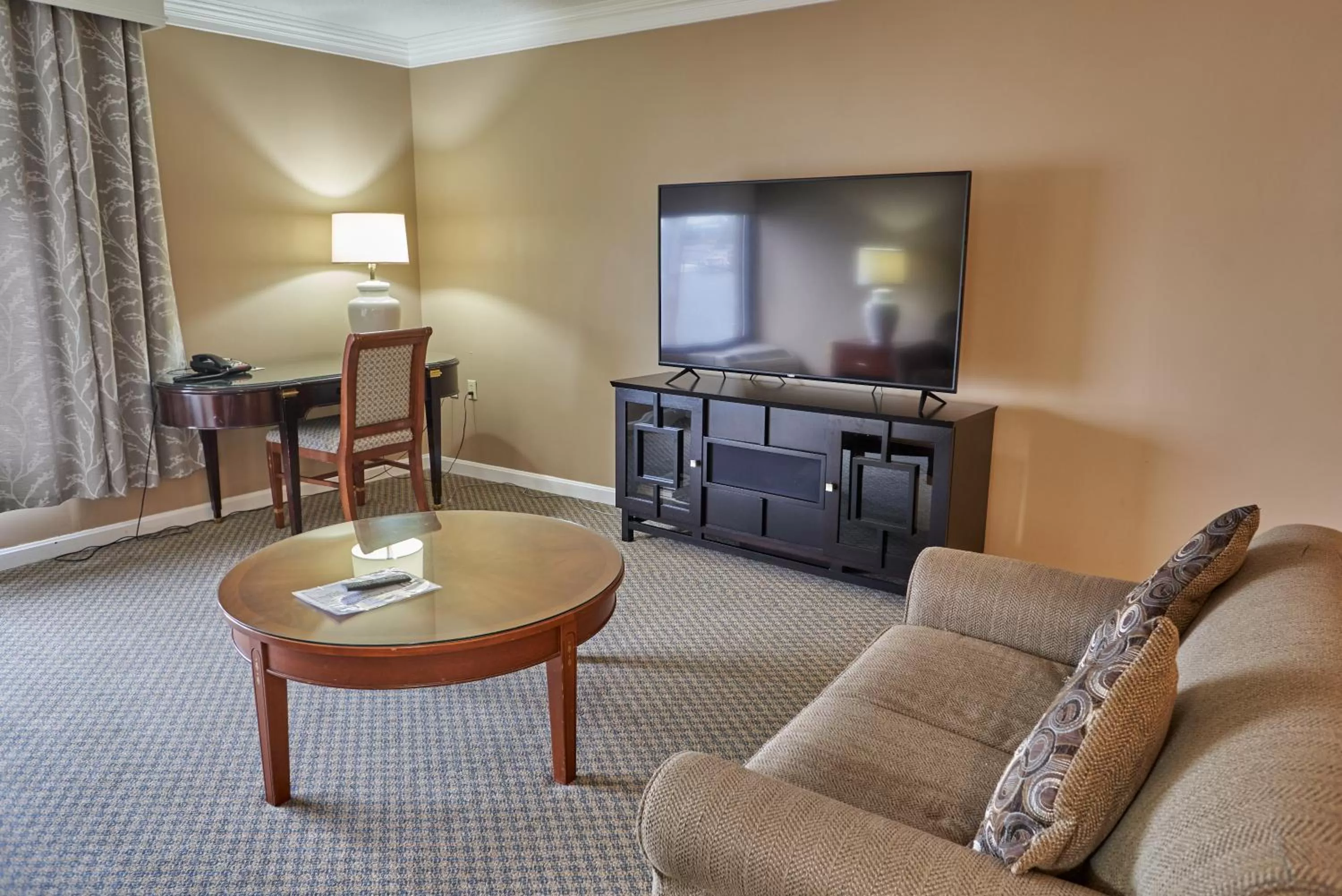 Living room in Seaport Resort and Marina