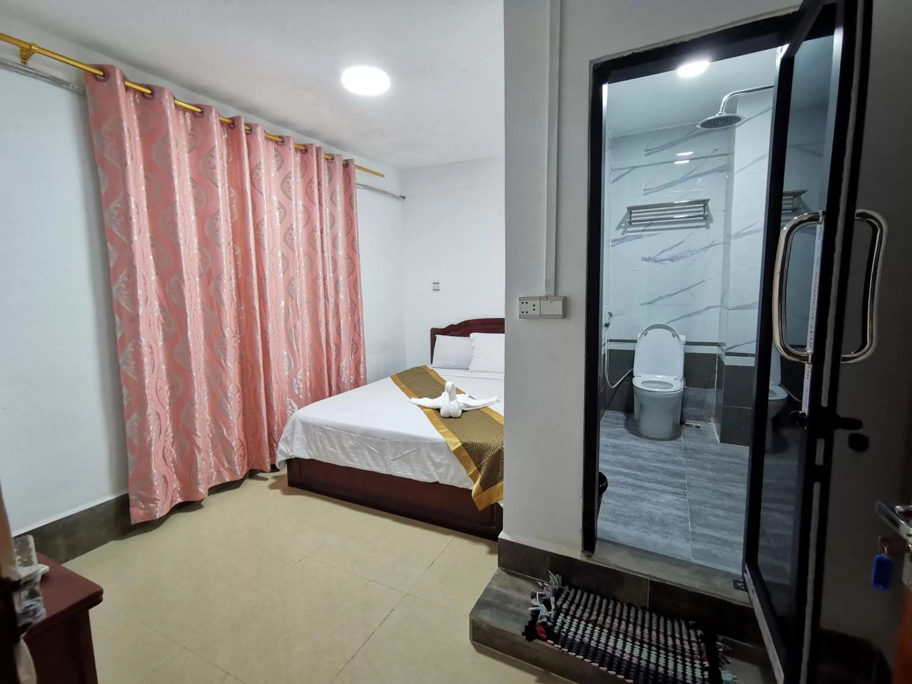 Photo of the whole room, Bed in Invito Guesthouse
