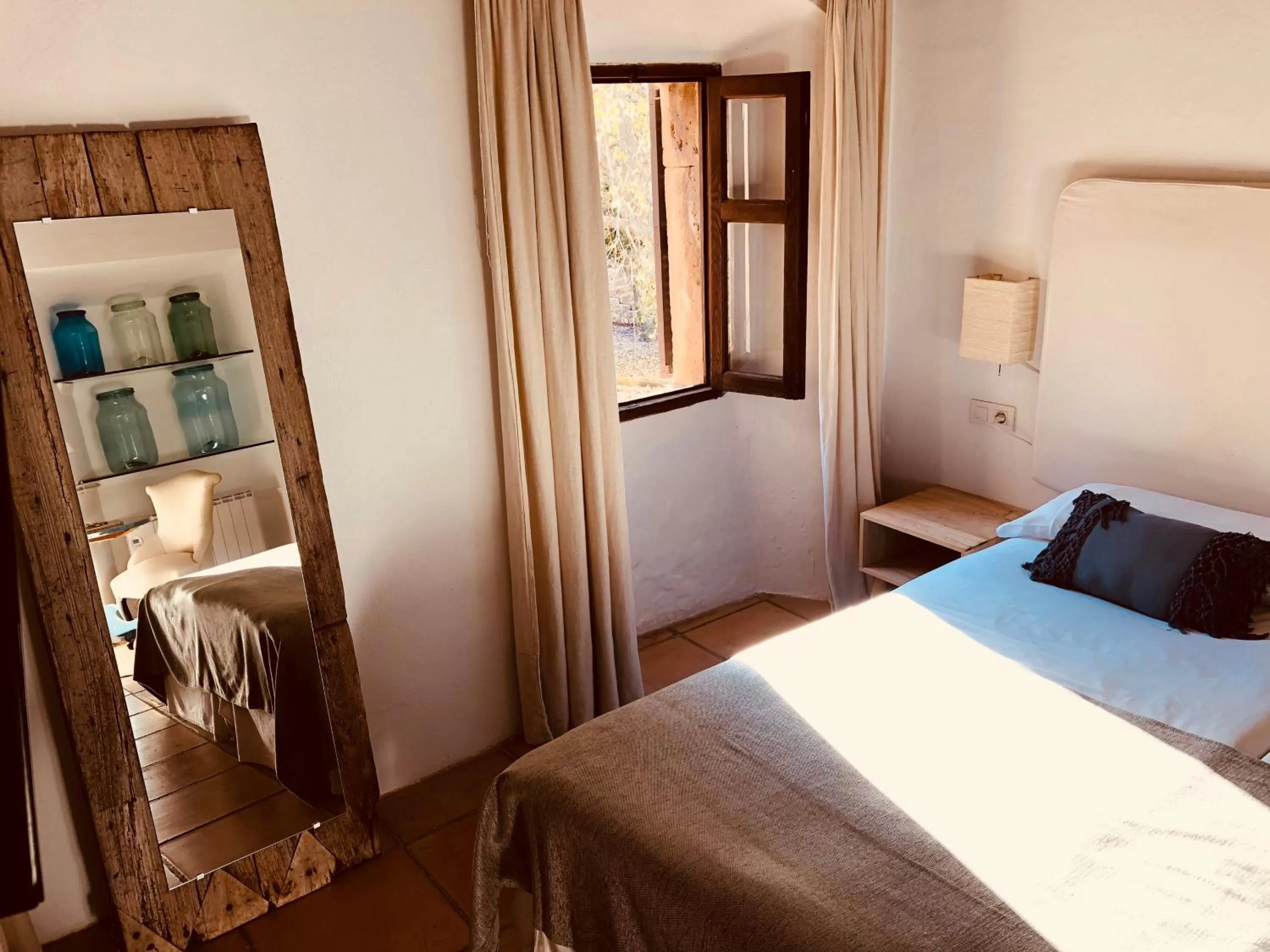 Spring, Bed in Mirabó de Valldemossa