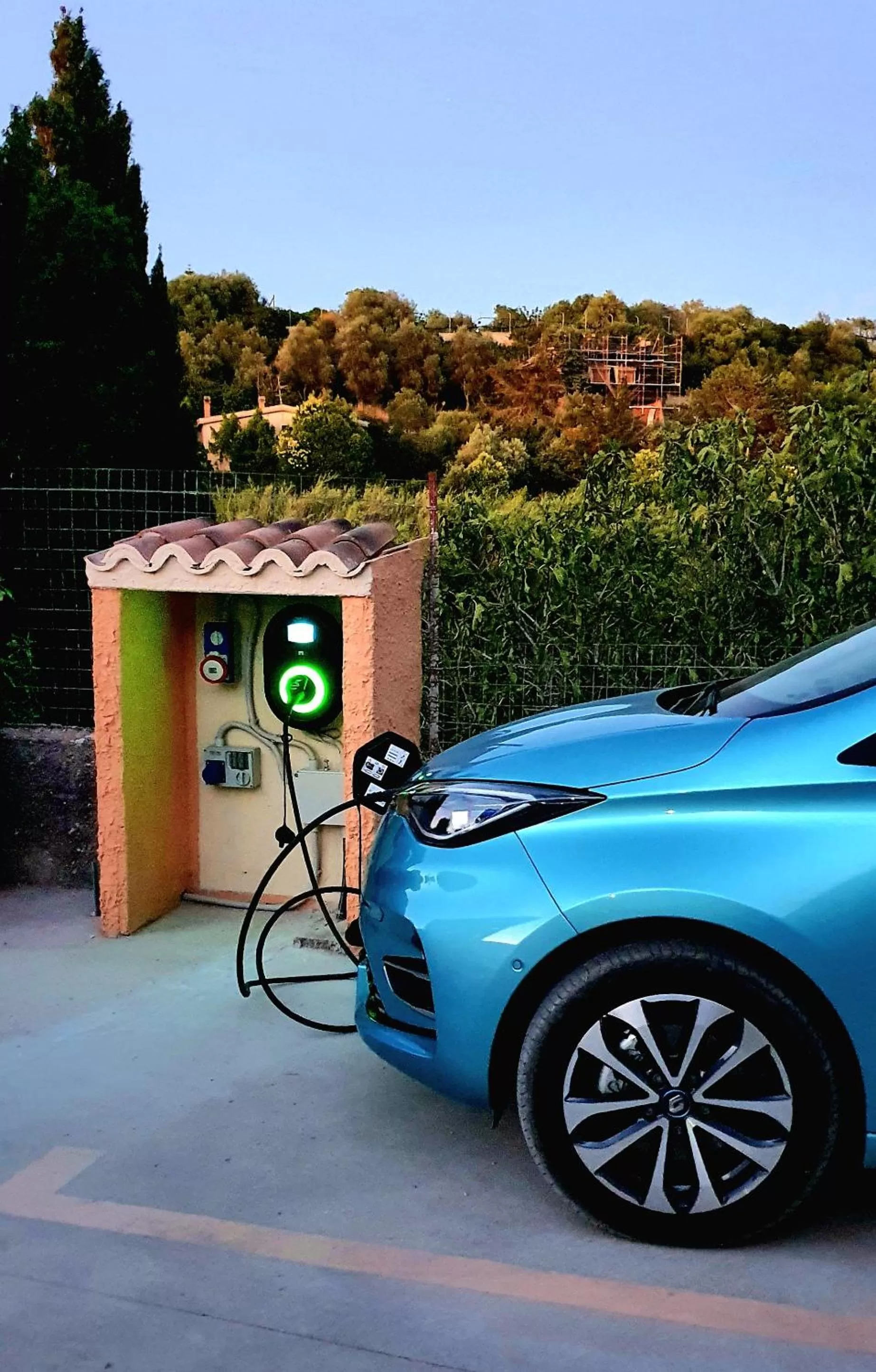 Garden in Villa Malvasio Pool and Jacuzzi Room Sassari