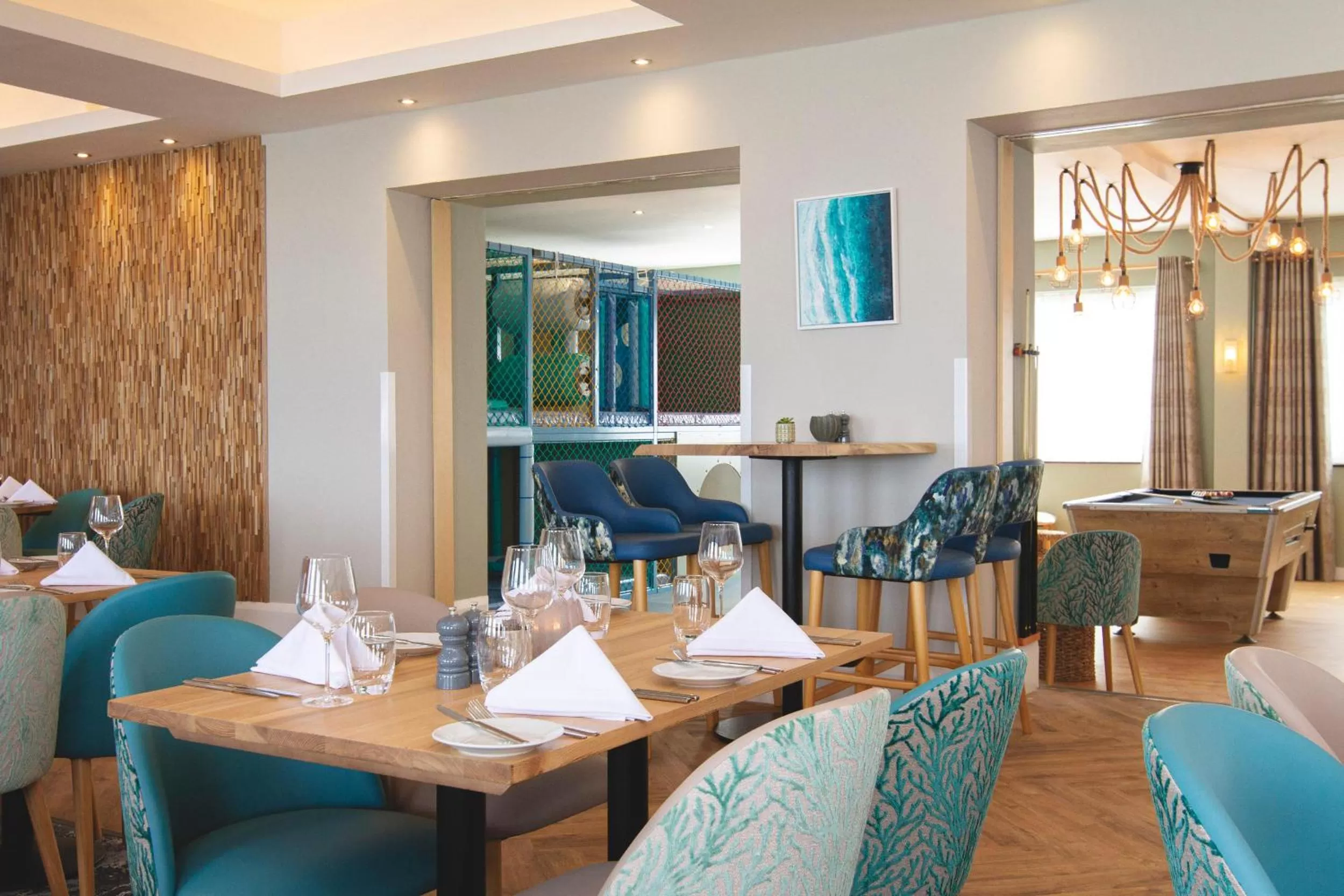 Restaurant/places to eat in Esplanade Hotel