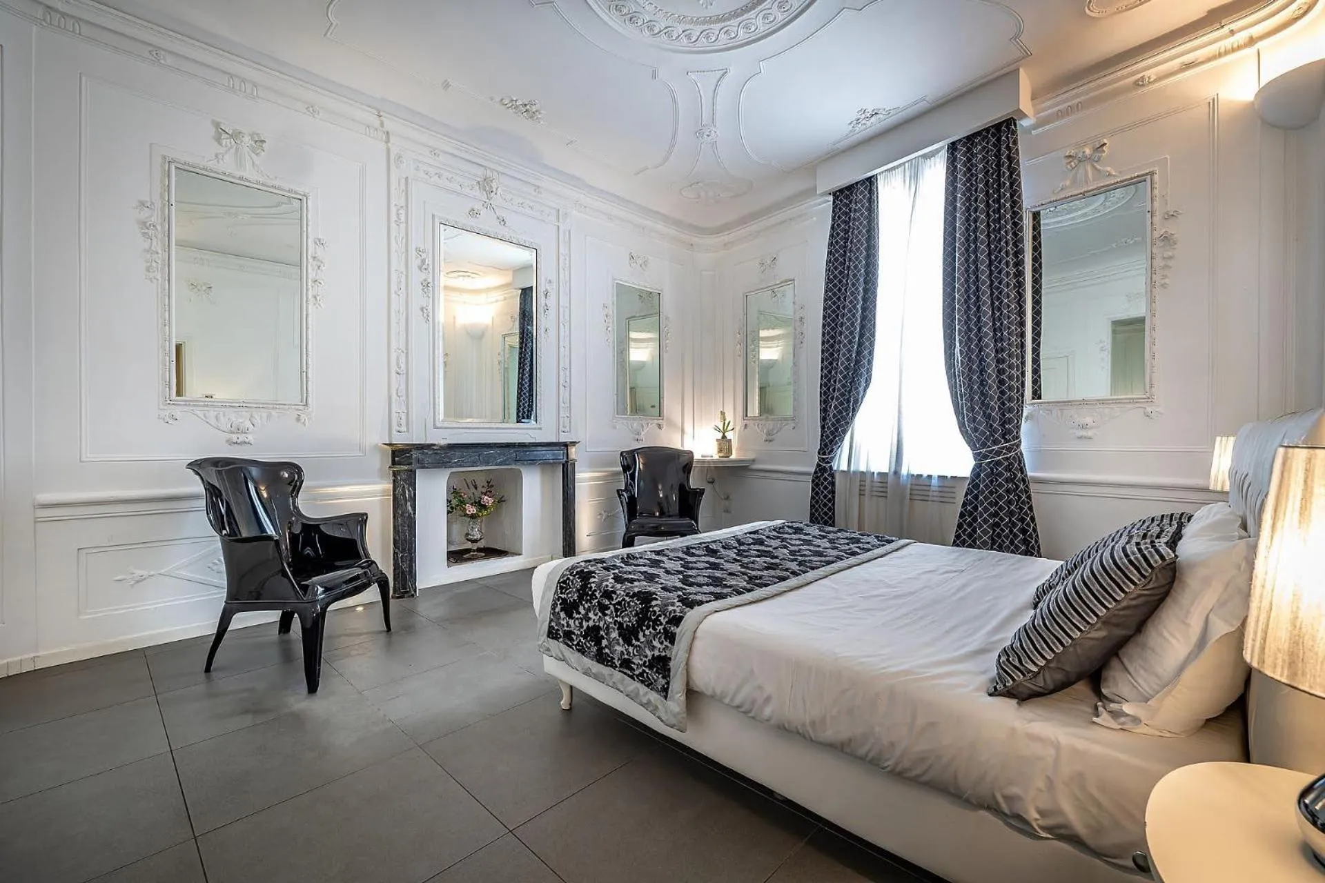 Photo of the whole room, Bed in Boutique Hotel La Casa di Morfeo