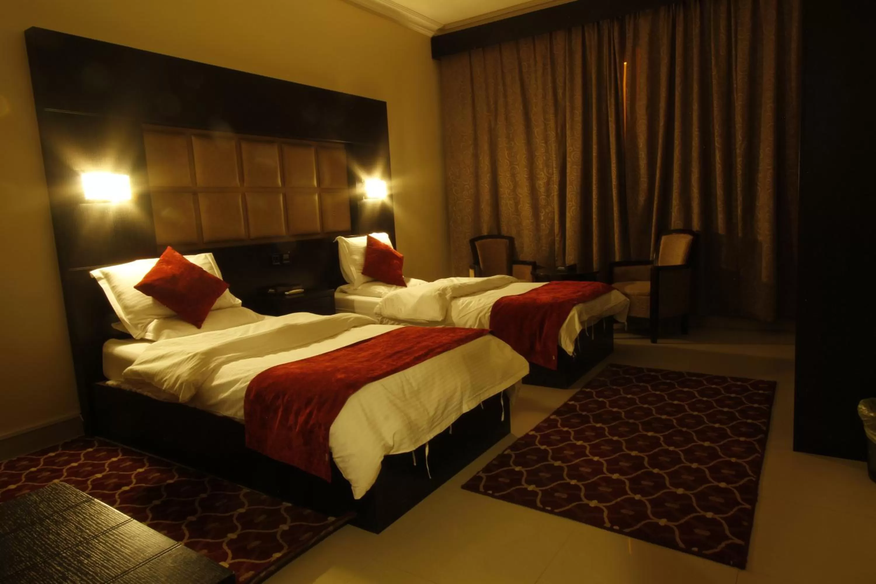 Photo of the whole room, Bed in Manazel Al Hamra Apartment 2