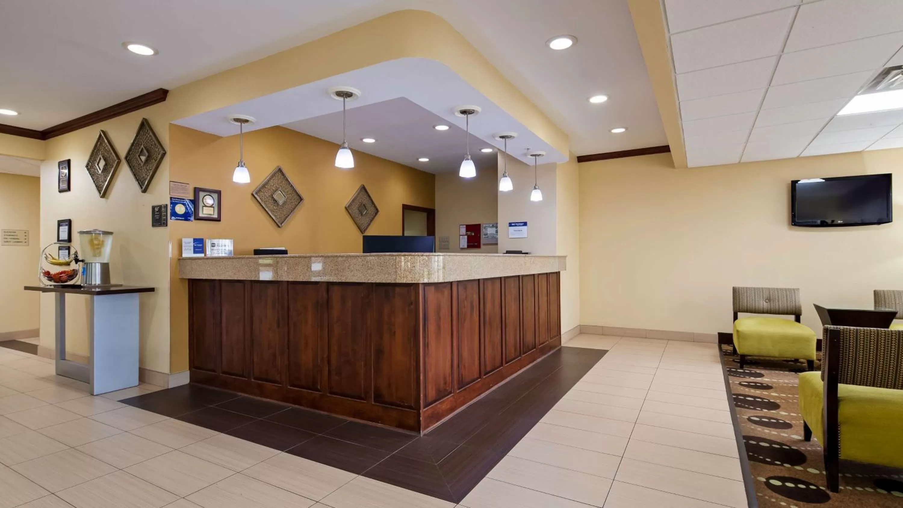 Lobby or reception in Best Western Geneseo Inn