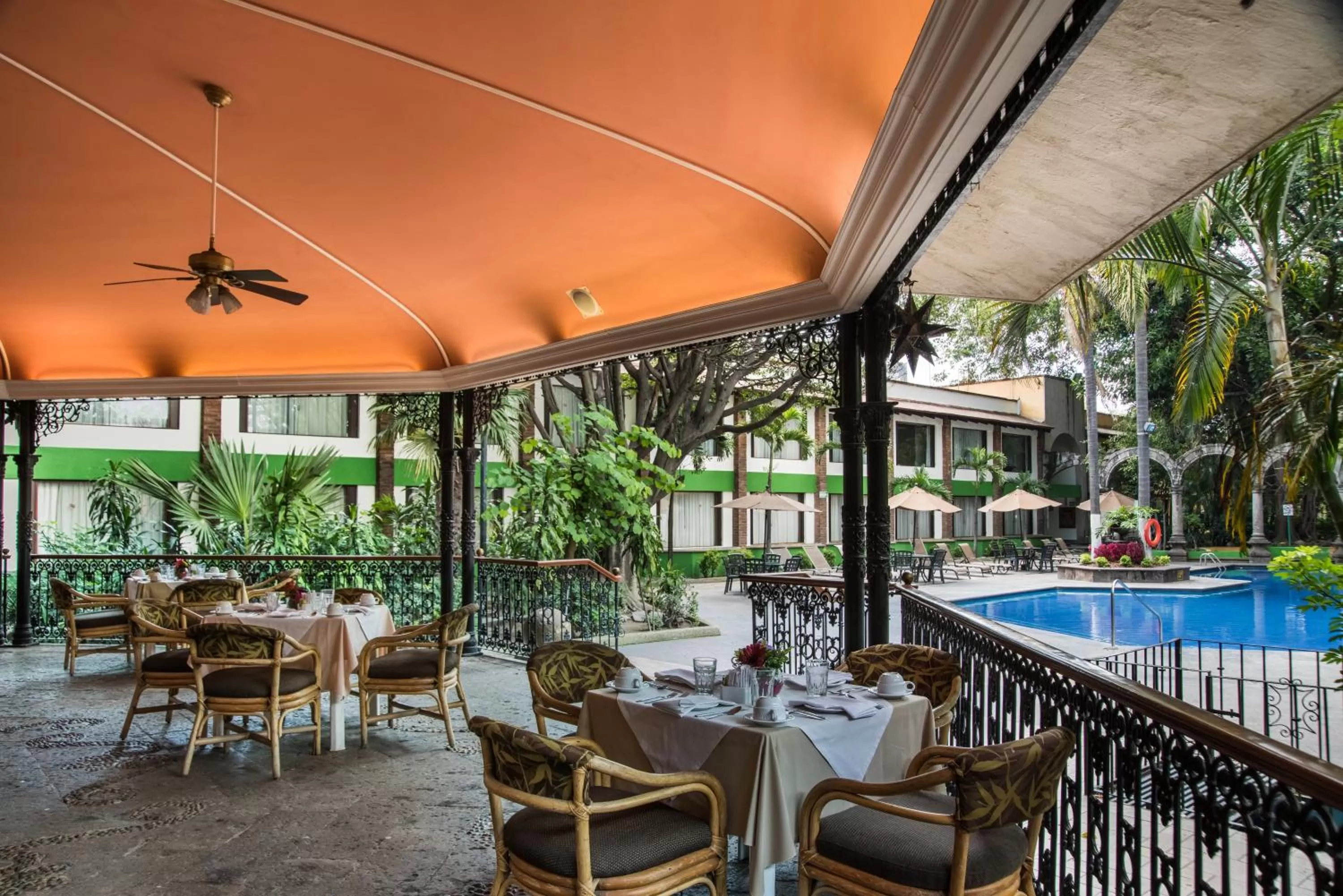 Property building in Holiday Inn Guadalajara Expo Plaza del Sol by IHG