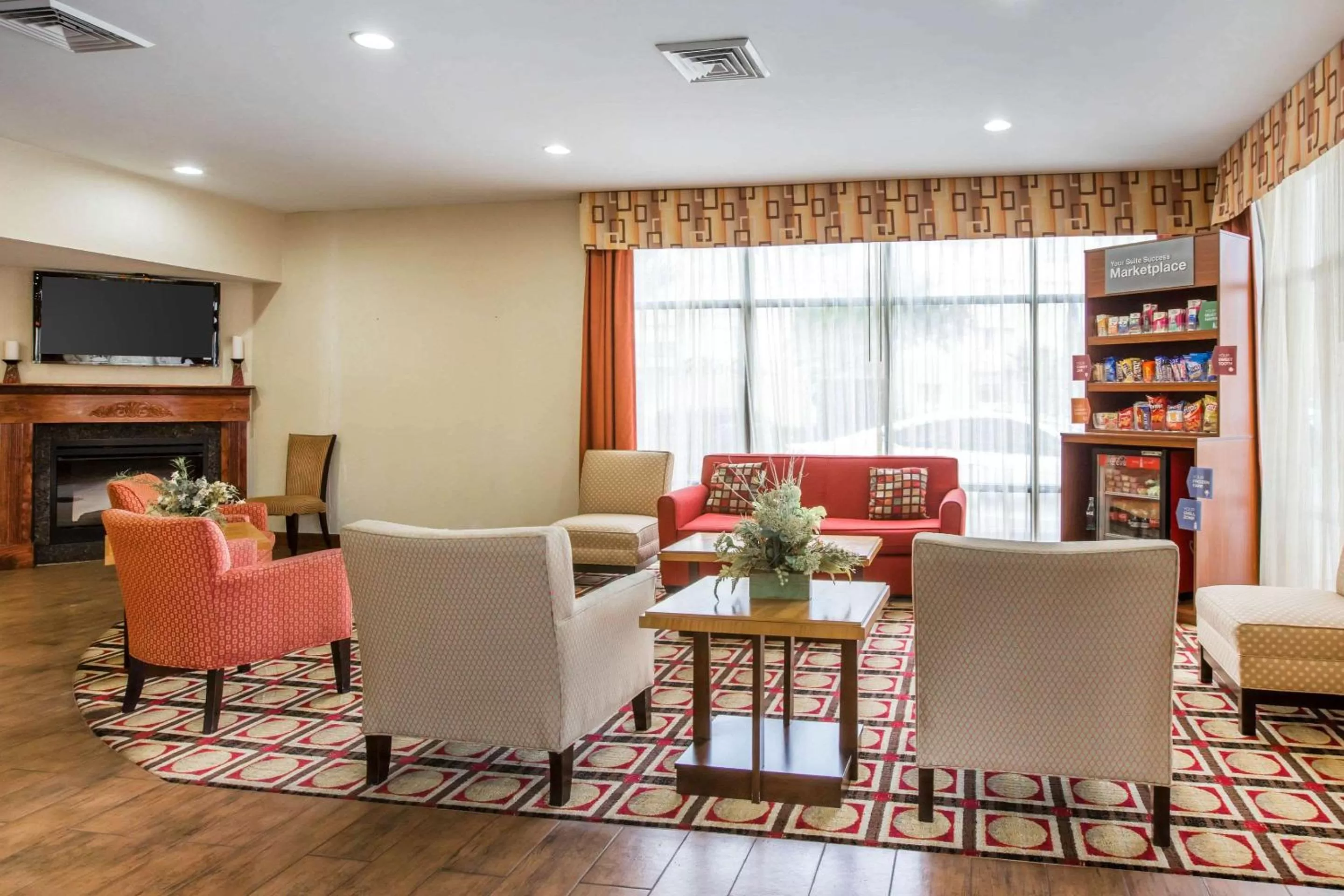 Lobby or reception in Comfort Suites Golden Isles Gateway