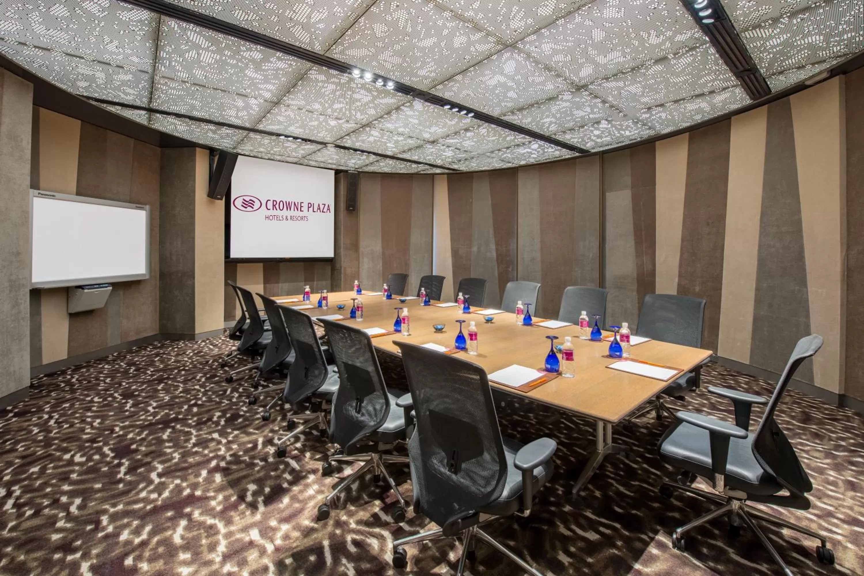 Meeting/conference room in Crowne Plaza Changi Airport by IHG