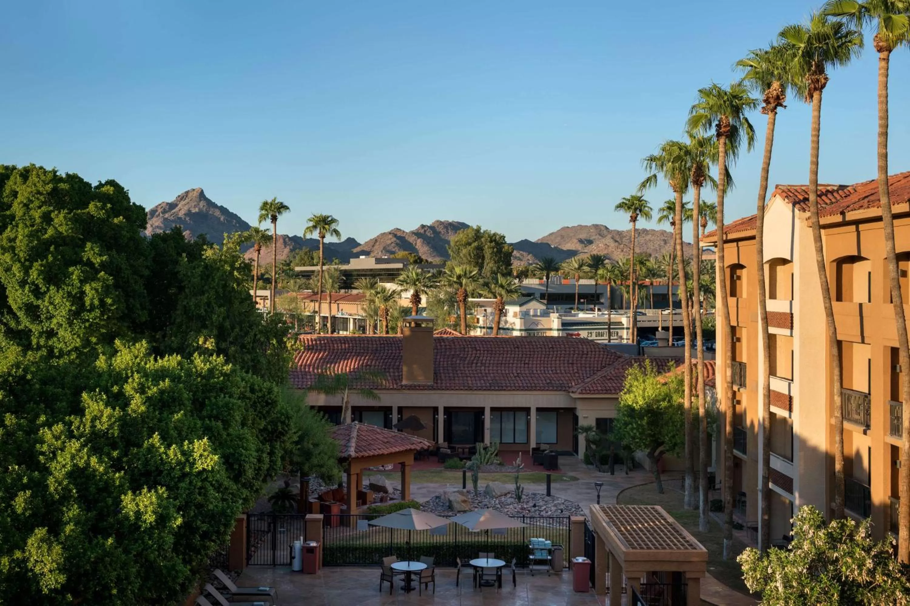 Property building in Sonesta Select Phoenix Camelback