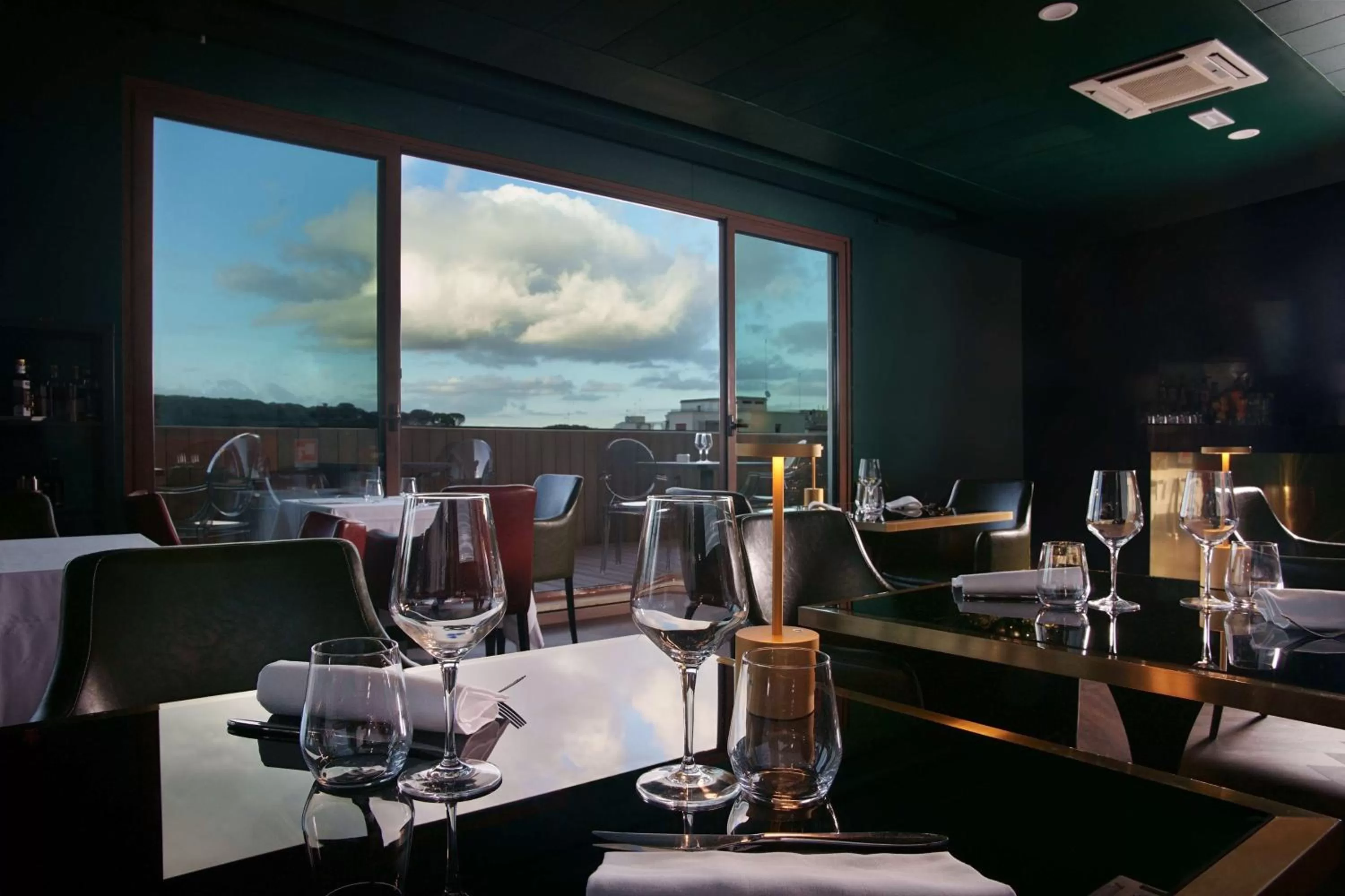 Restaurant/places to eat in Radisson Blu GHR Rome