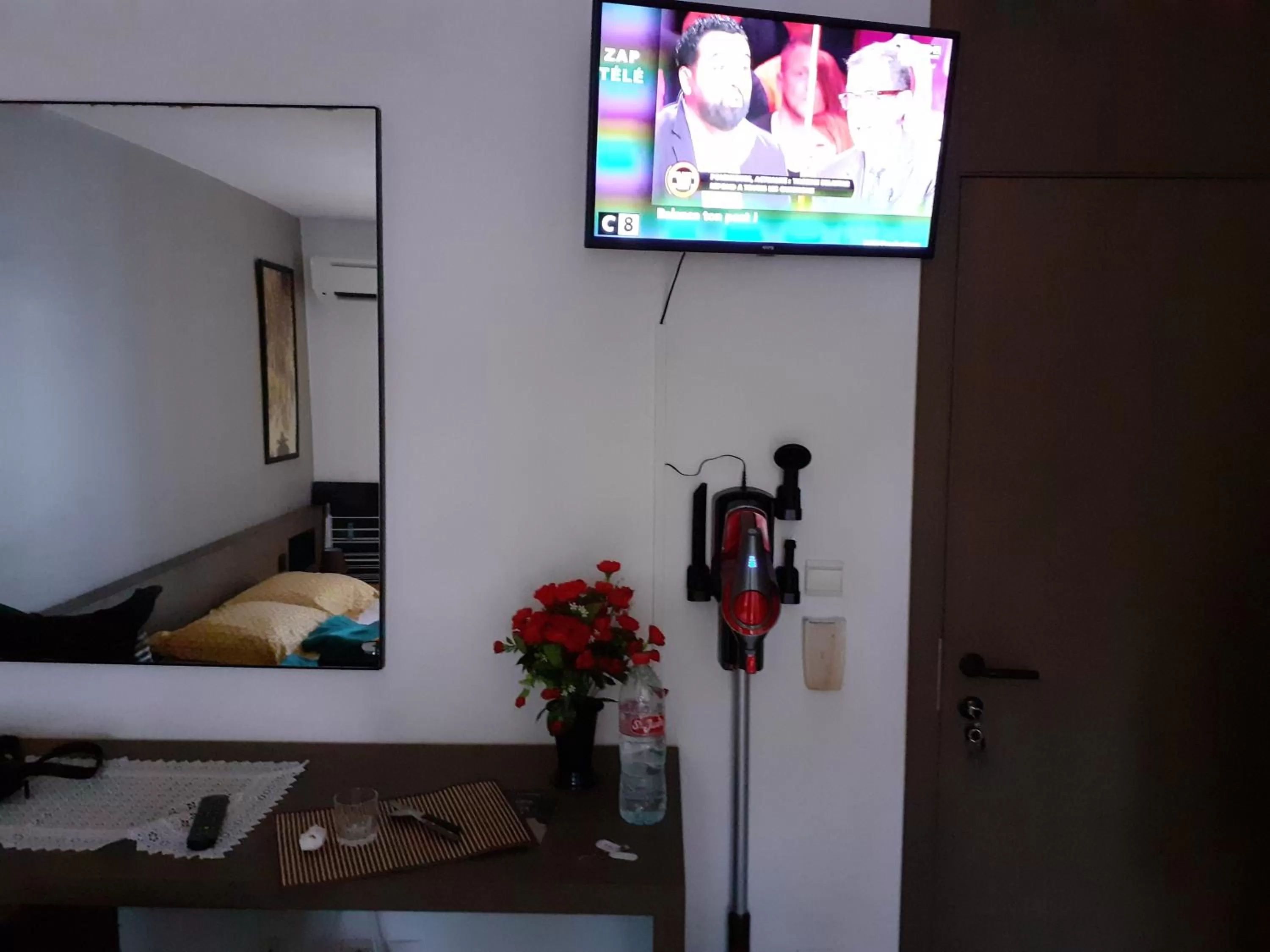 TV and multimedia in Le Studio les Tropiques au Village MANGANAO