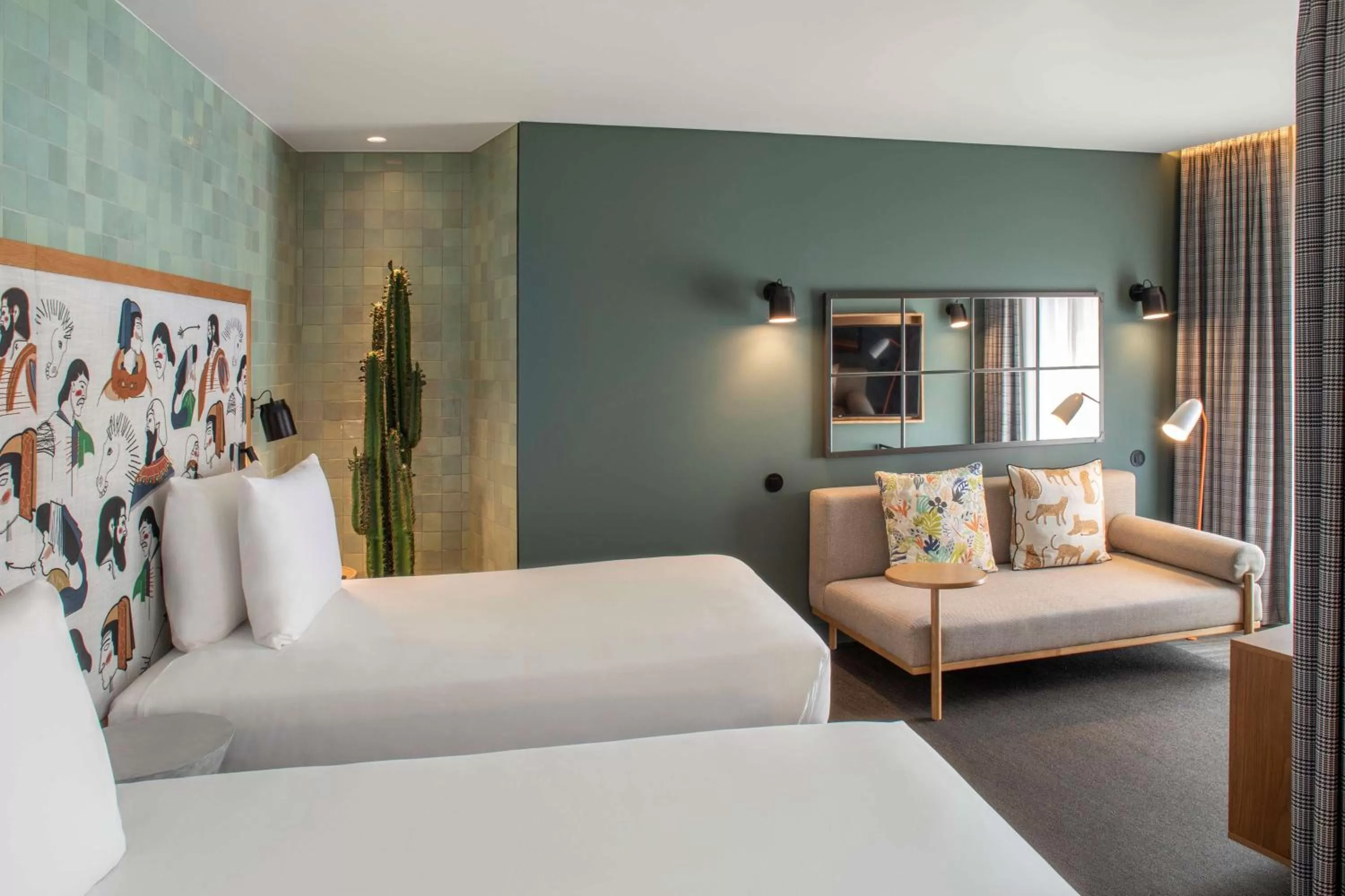 Living room, Bed in Se Catedral Hotel Porto, Tapestry Collection By Hilton