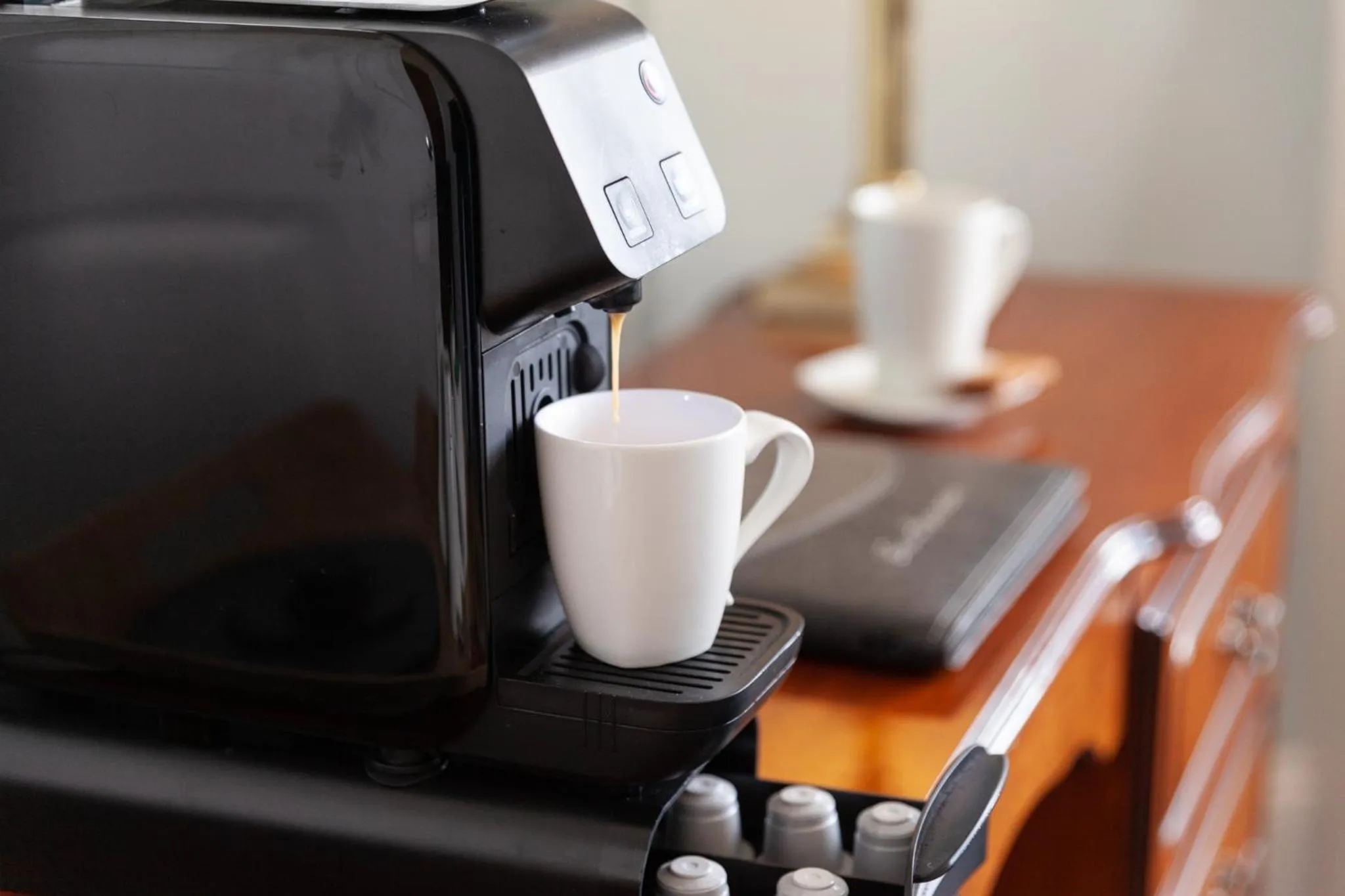 Coffee/tea facilities in Shelleven Guest House