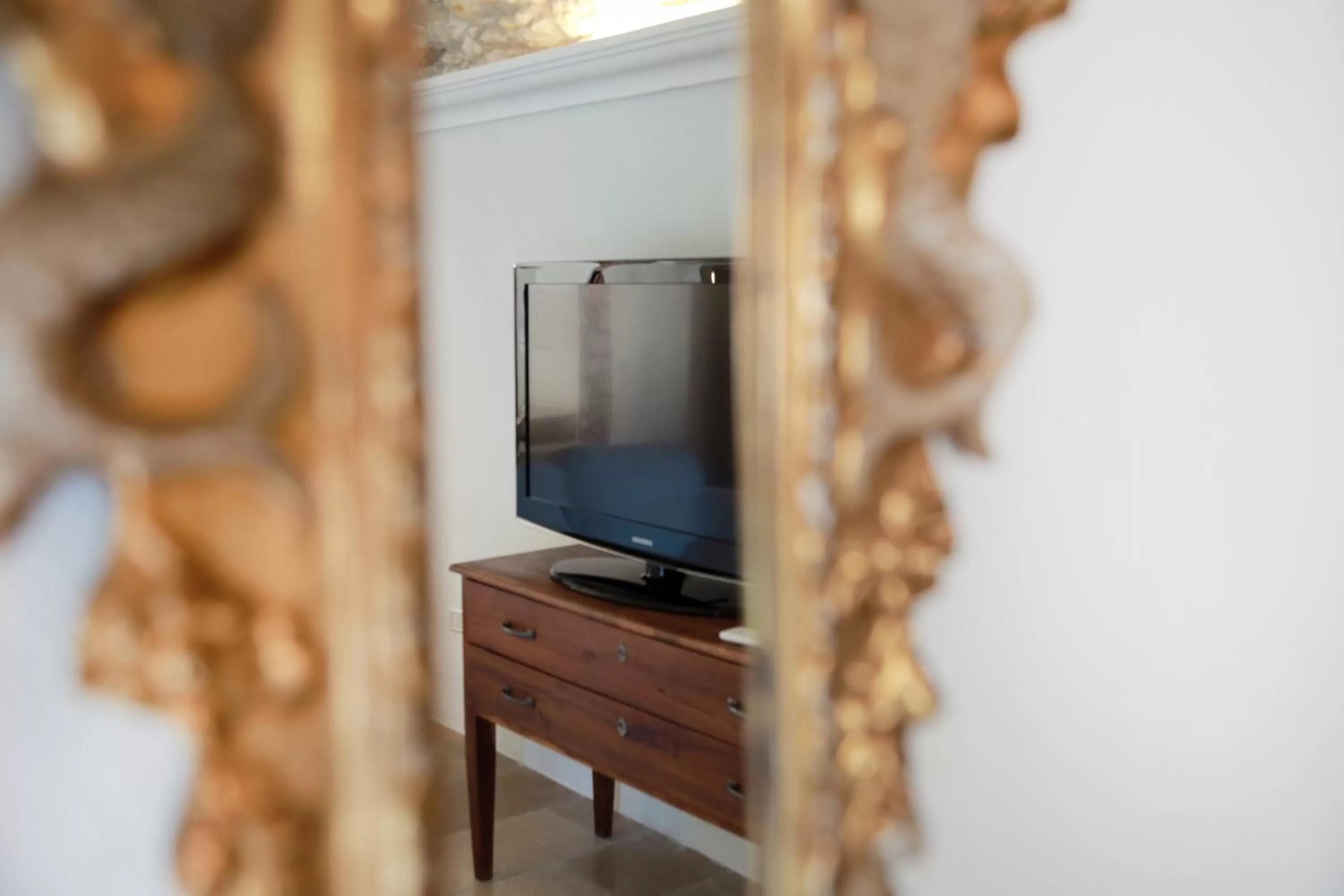 TV and multimedia, TV/Entertainment Center in dimore di portadibasso