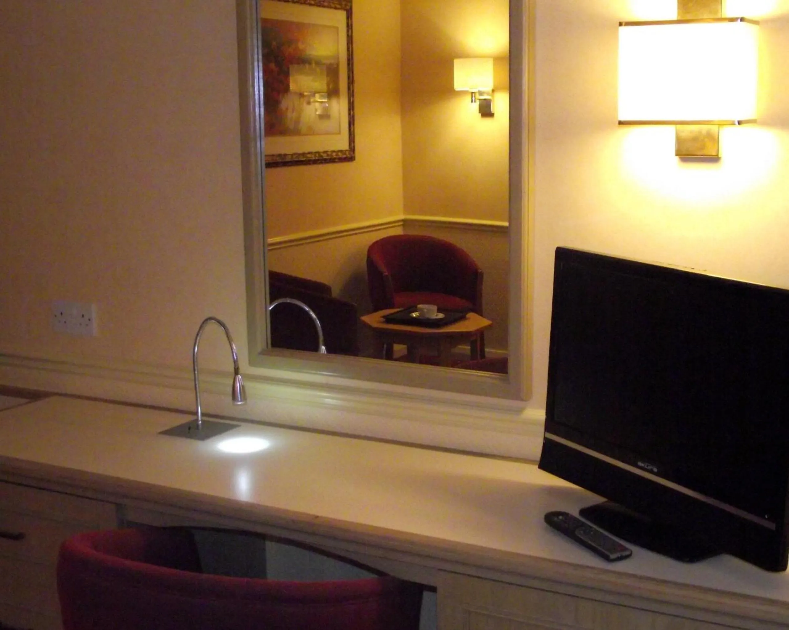 TV and multimedia in Best Western Ipswich Hotel