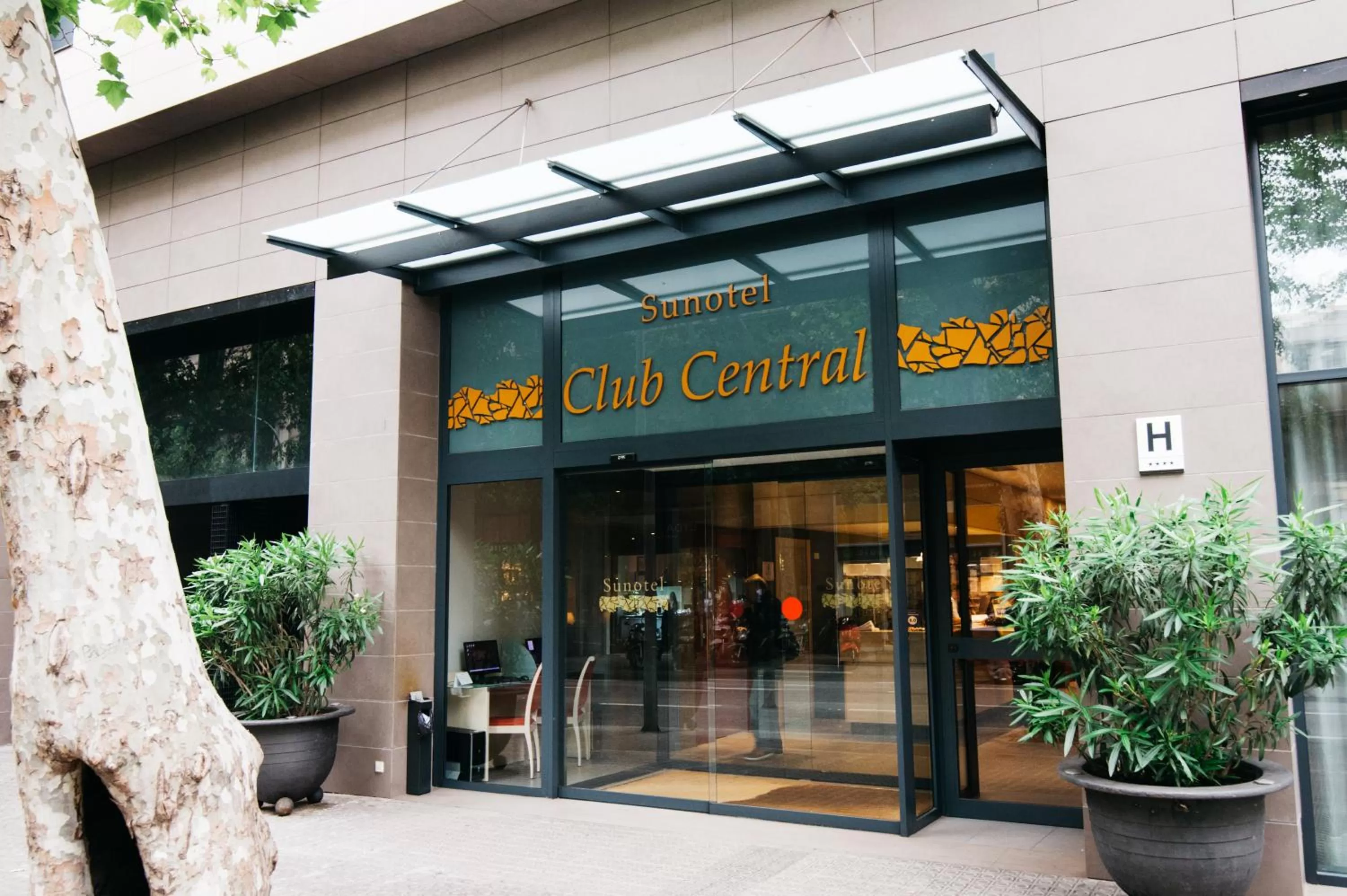 Property building in Sunotel Club Central