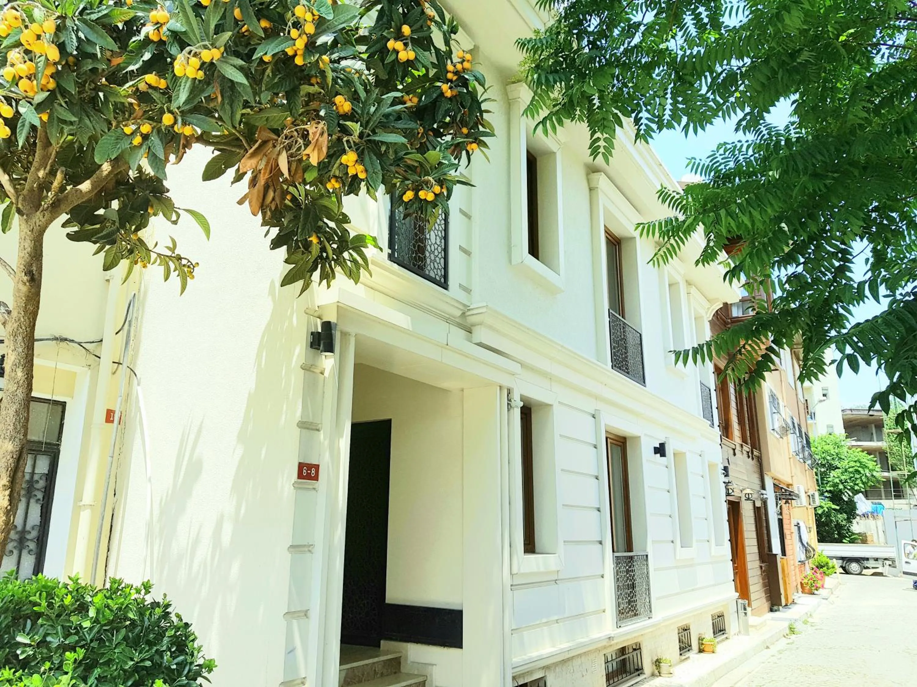 Property building in Lalinn Hotel