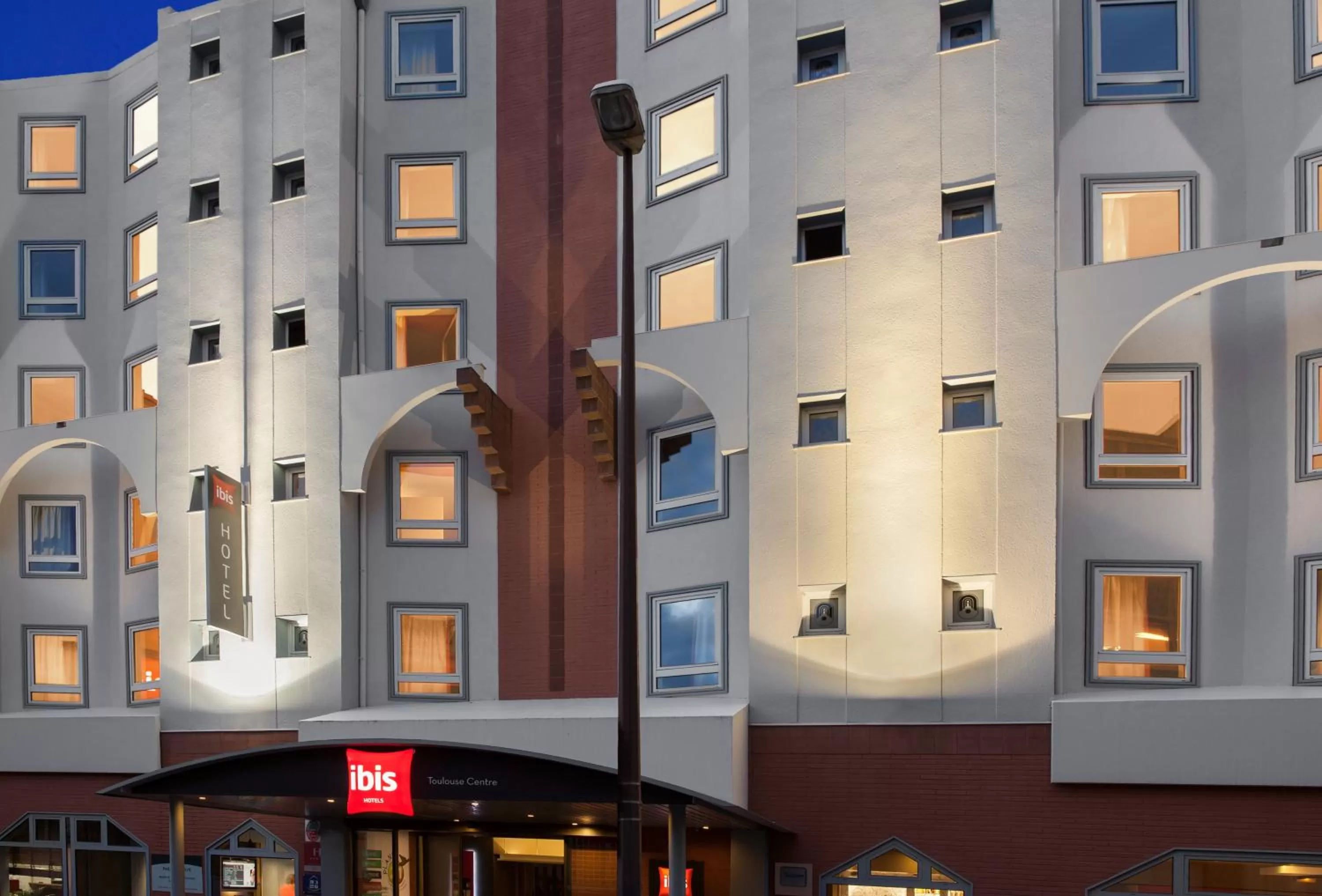 Facade/entrance in ibis Toulouse Centre