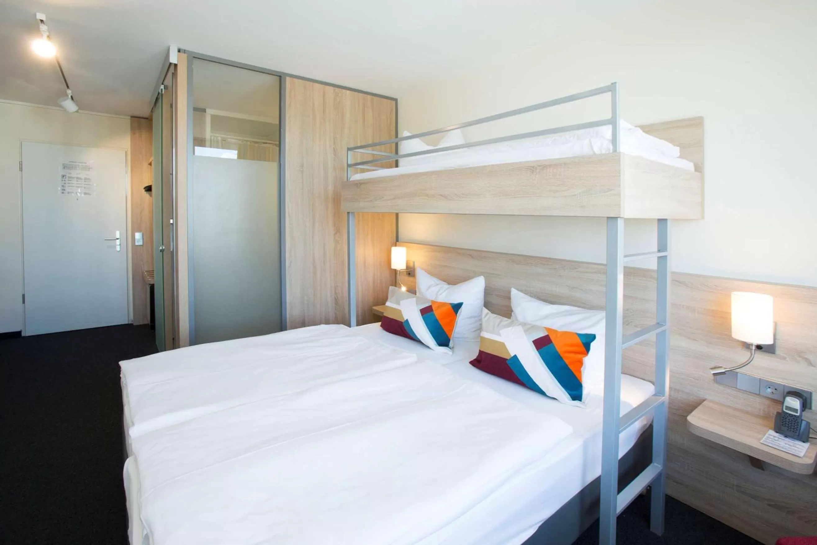 Photo of the whole room, Bed in Atlantic Hotel am Floetenkiel