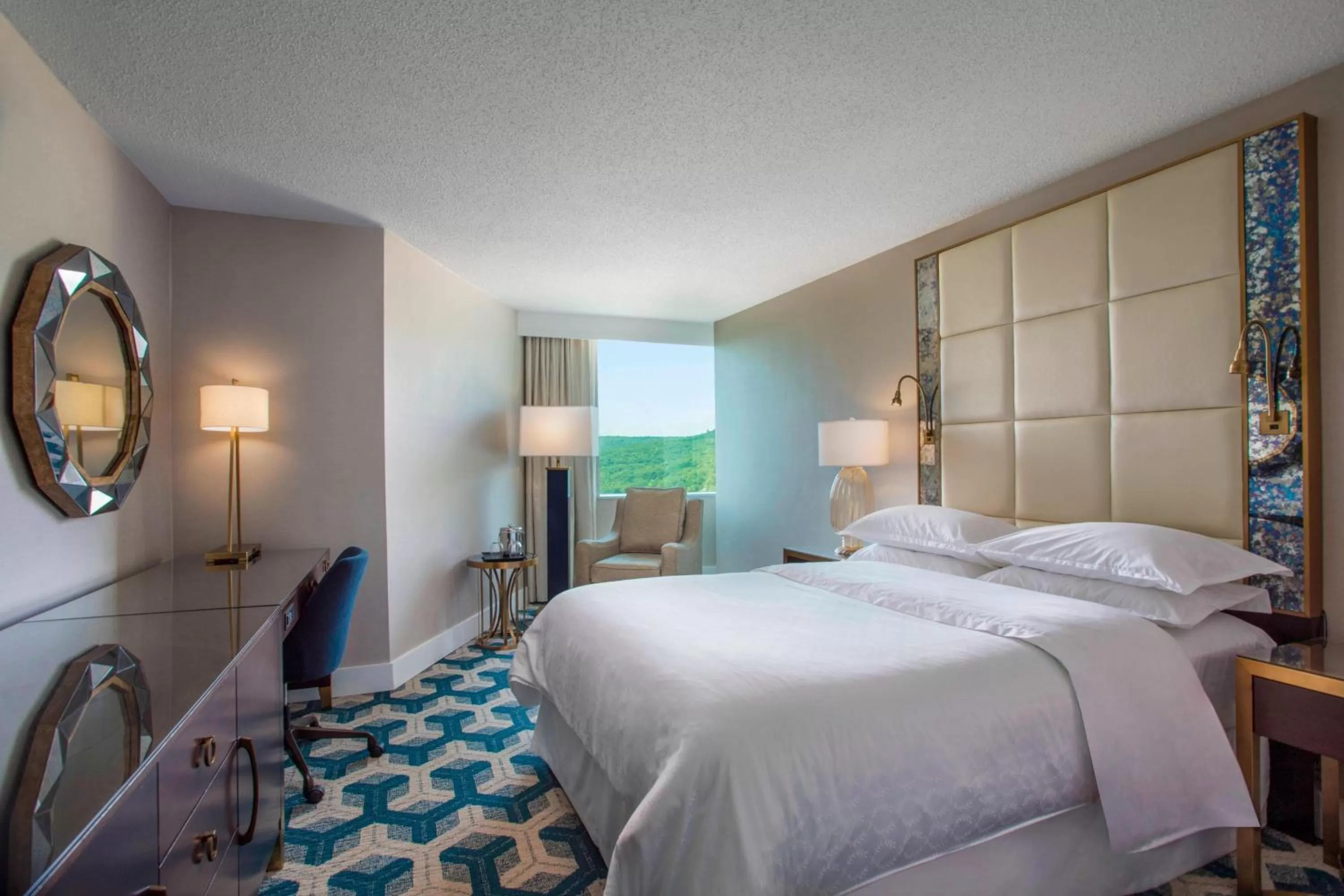 Photo of the whole room in Sheraton Mahwah