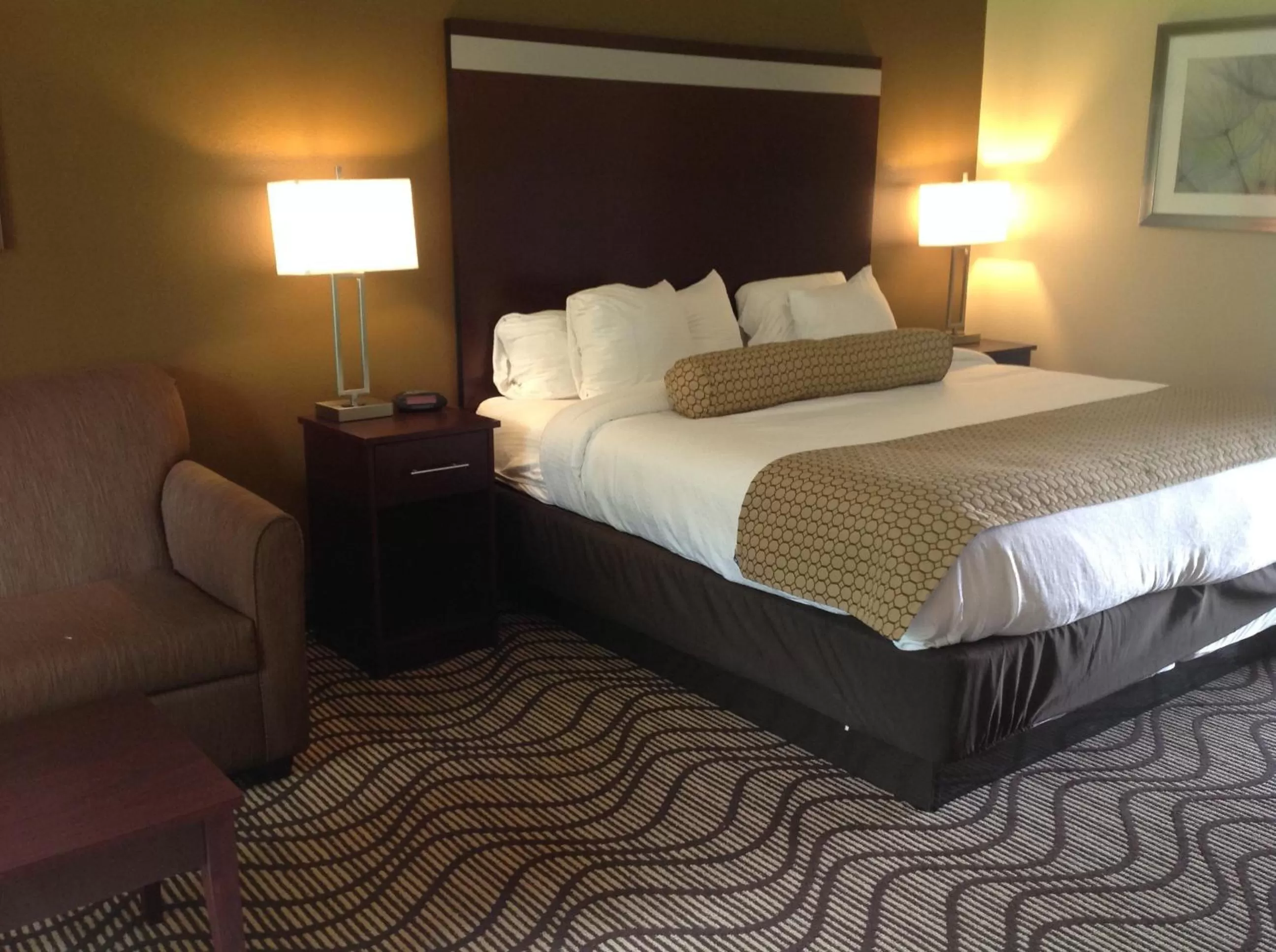 Bed in Executive Inn and Suites Jefferson
