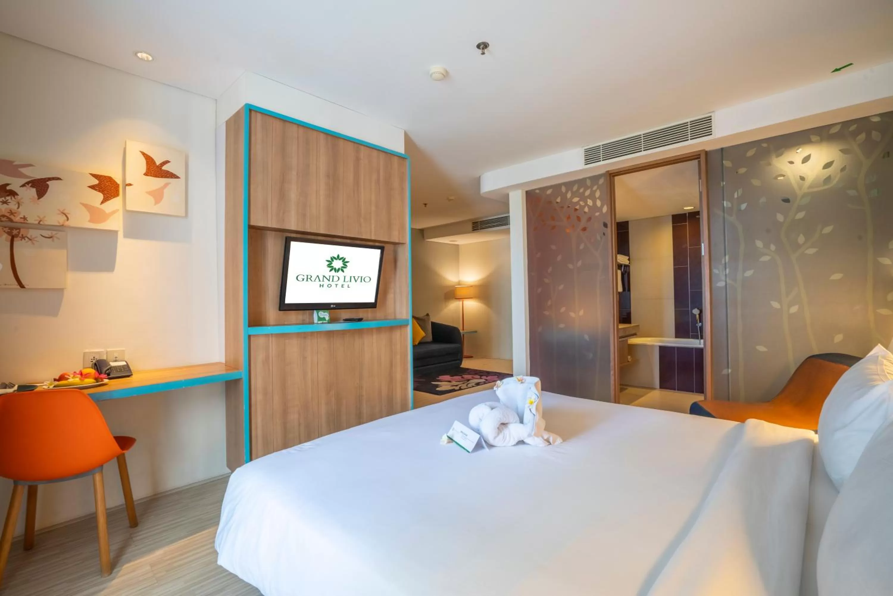 Bedroom, Bed in Grand Livio Kuta Hotel