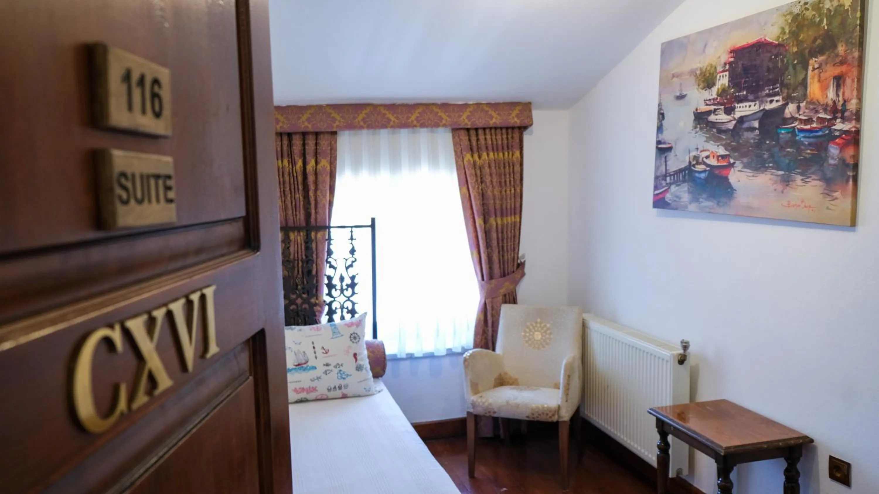 Decorative detail, Bed in Sarnıç Butik Otel