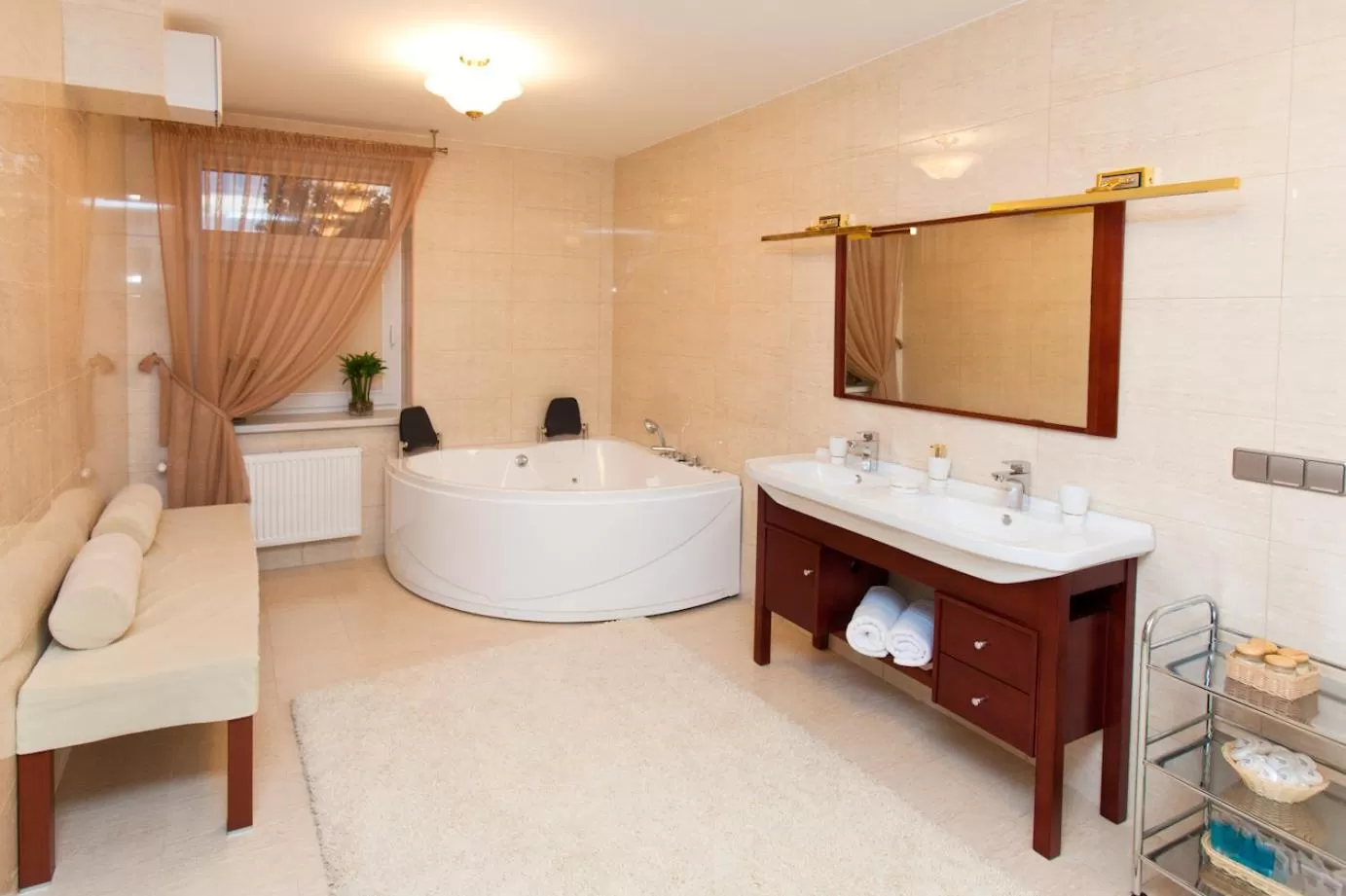 Decorative detail in Hotel Russia