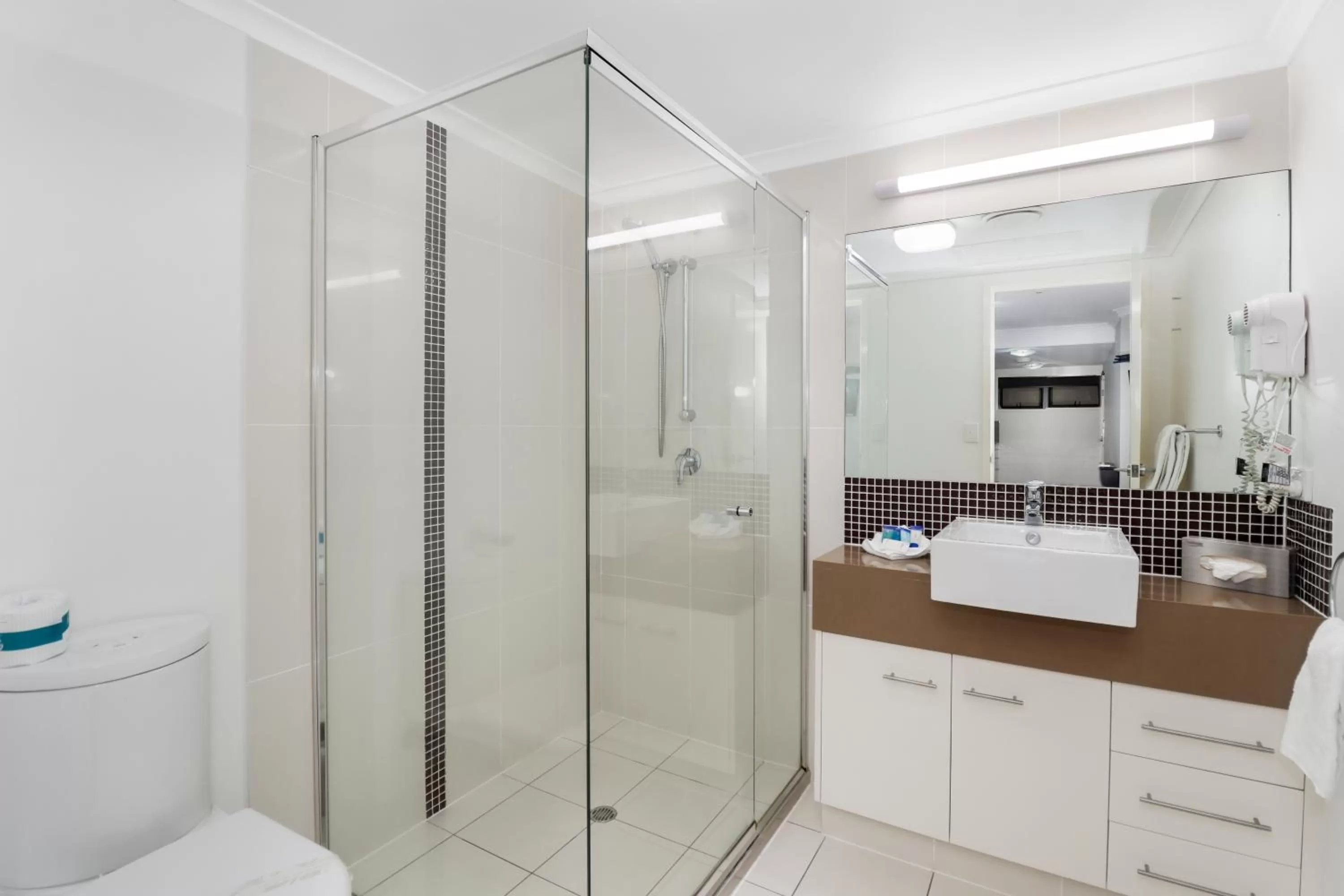 Bathroom in Eden by the Bay