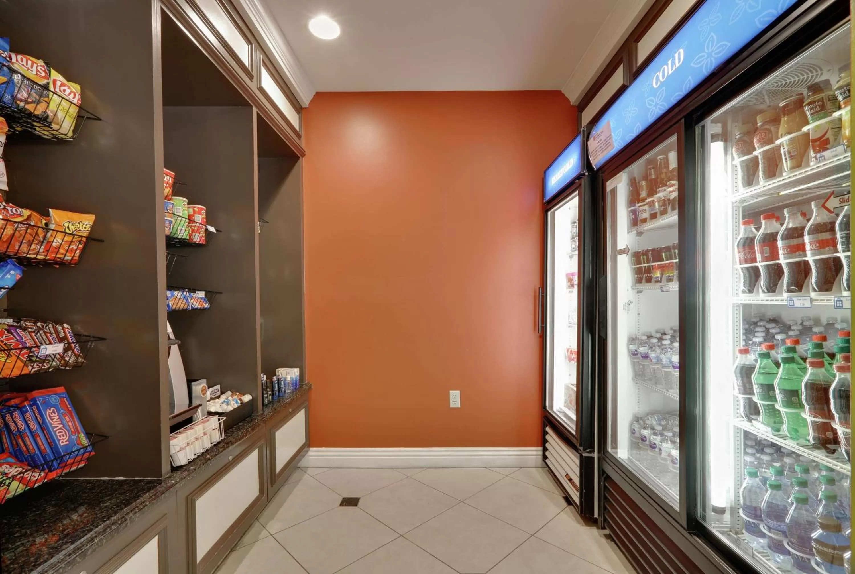 Restaurant/places to eat in Hilton Garden Inn San Diego Del Mar