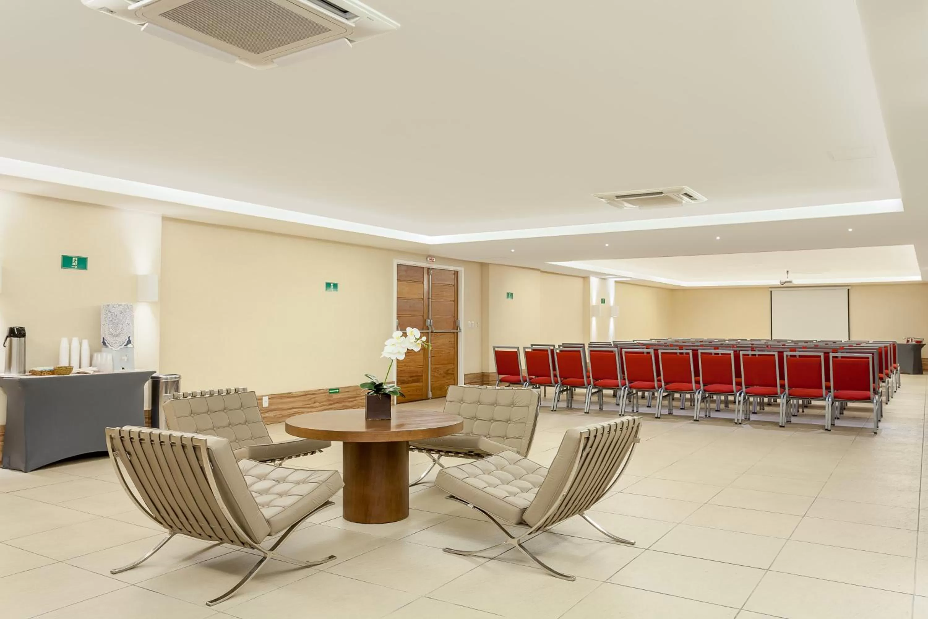 Meeting/conference room in Ramada by Wyndham Macae Hotel & Suites