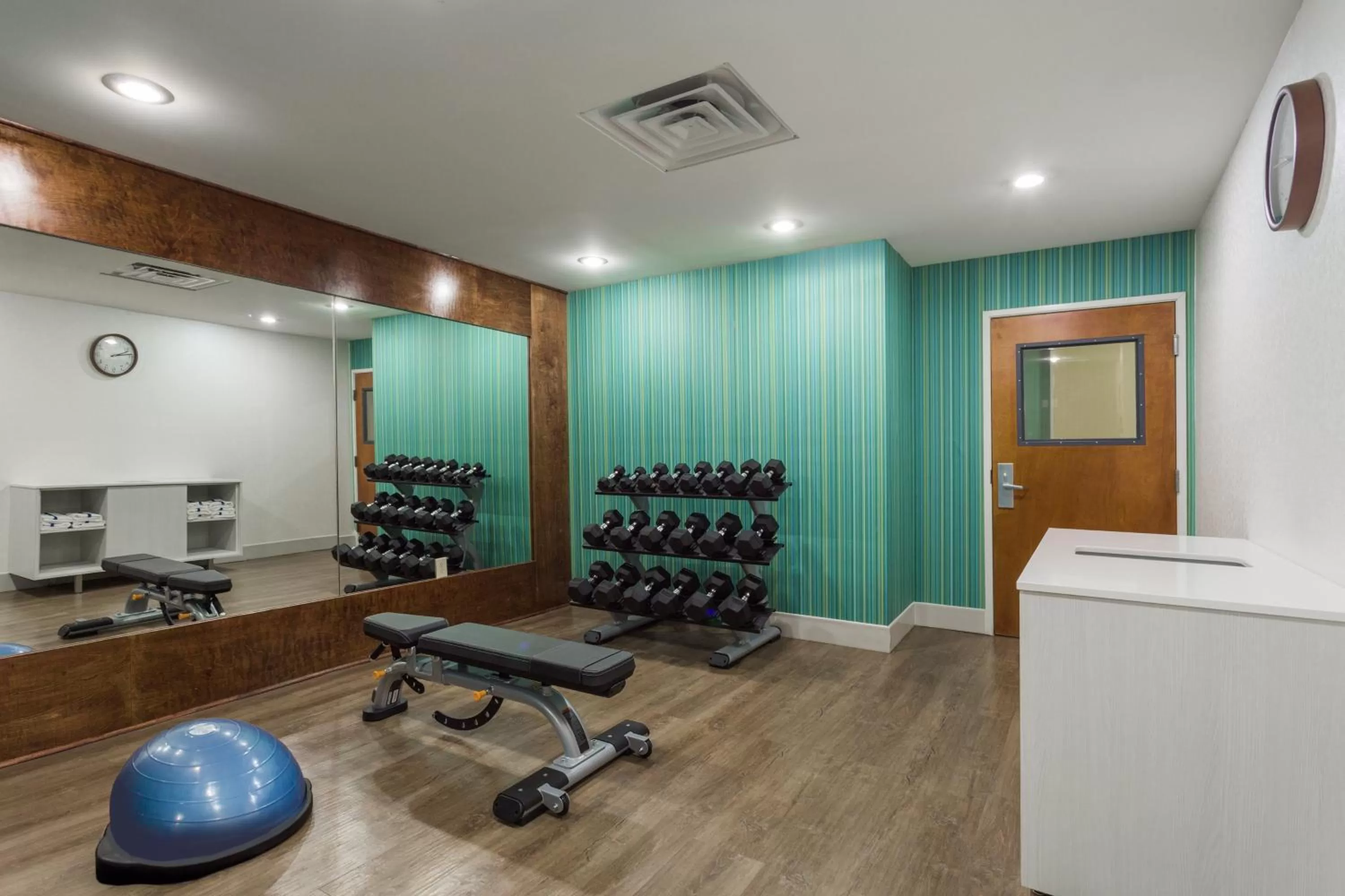 Spa and wellness centre/facilities in Holiday Inn Express and Suites - Petersburg - Fort Lee by IHG