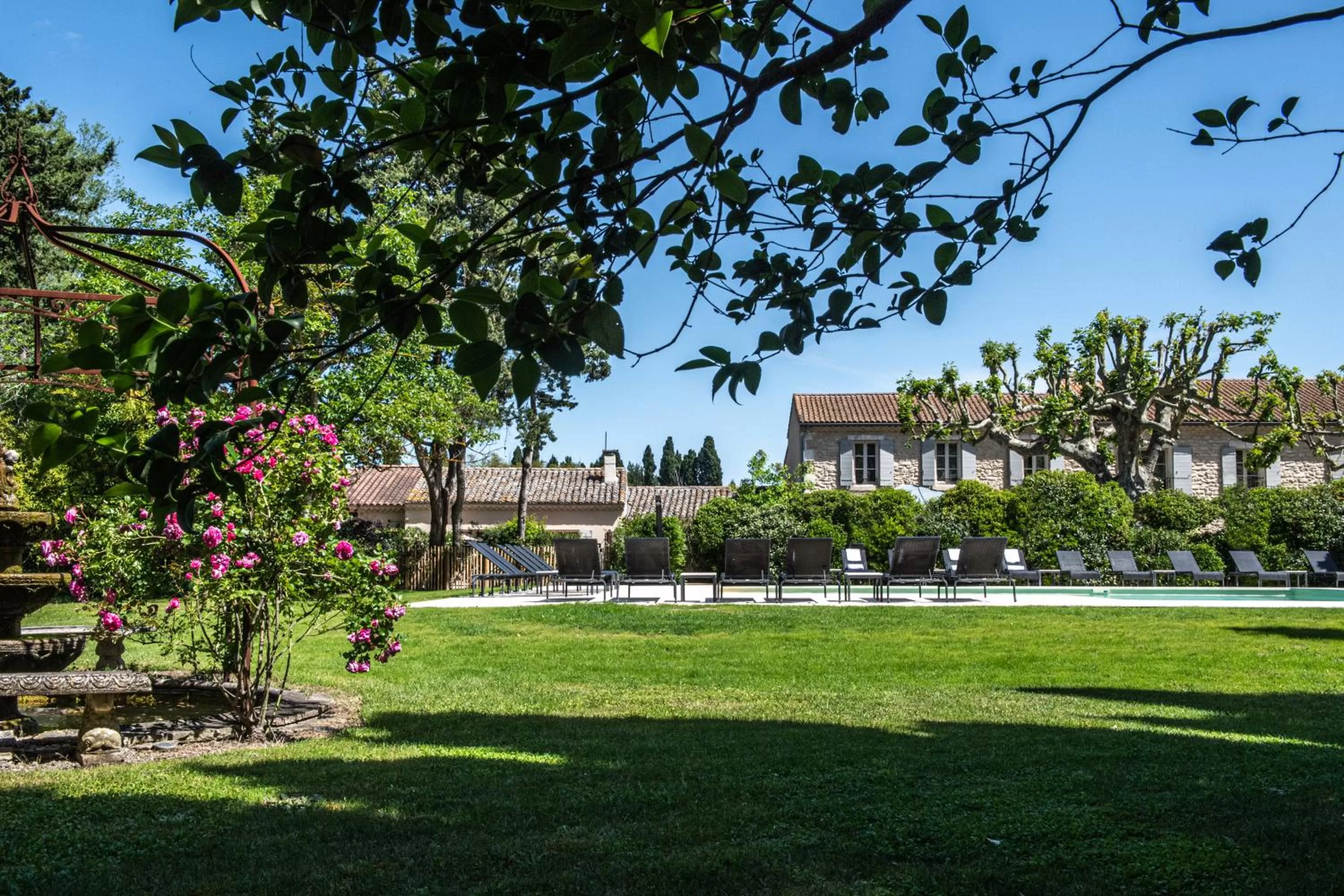 Patio in Hôtel Mas Valentine