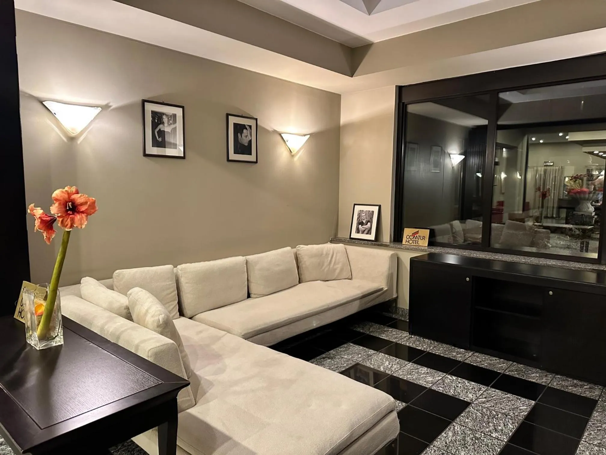 Living room in Hotel Comtur