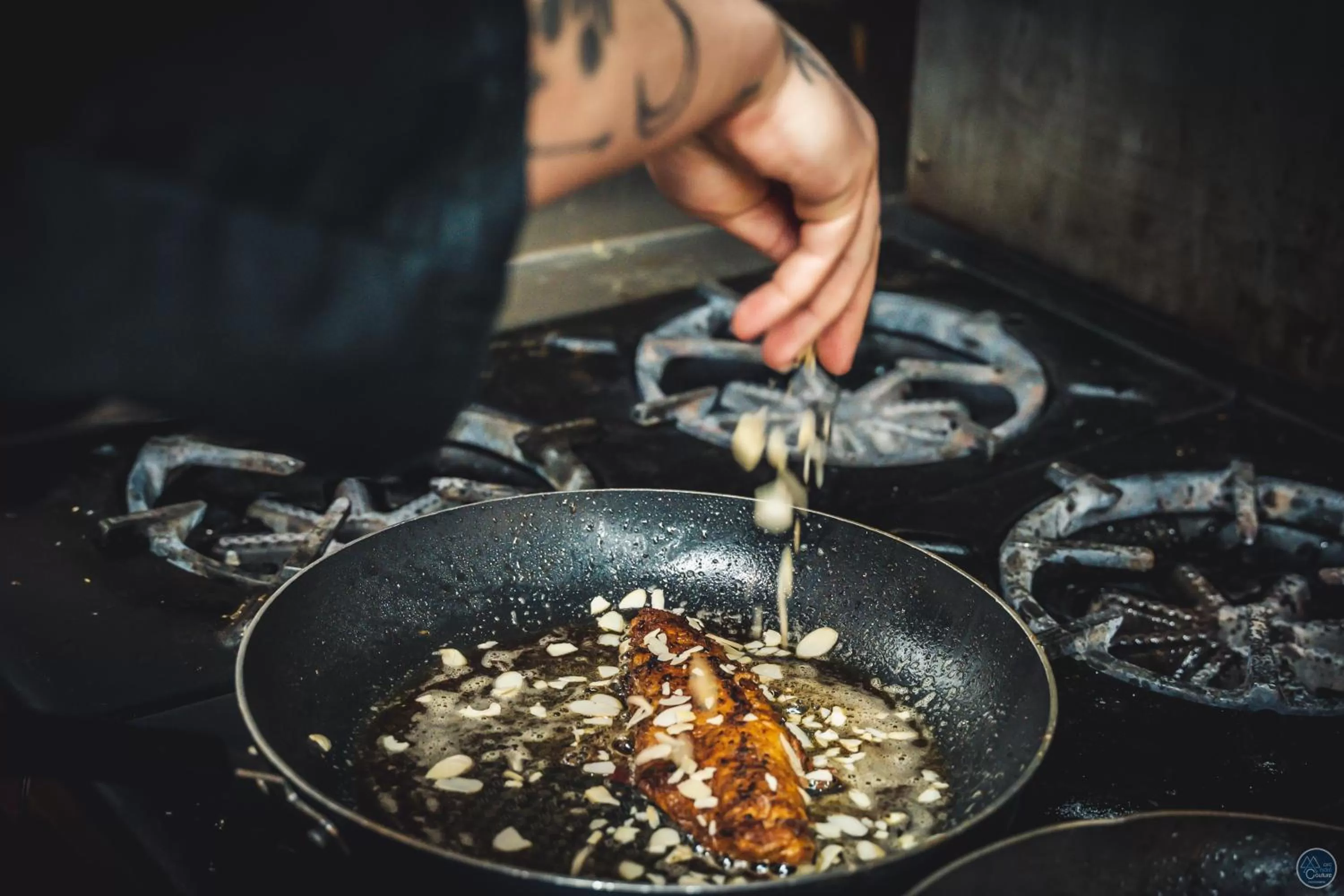 Restaurant/places to eat, BBQ Facilities in Auberge Éva