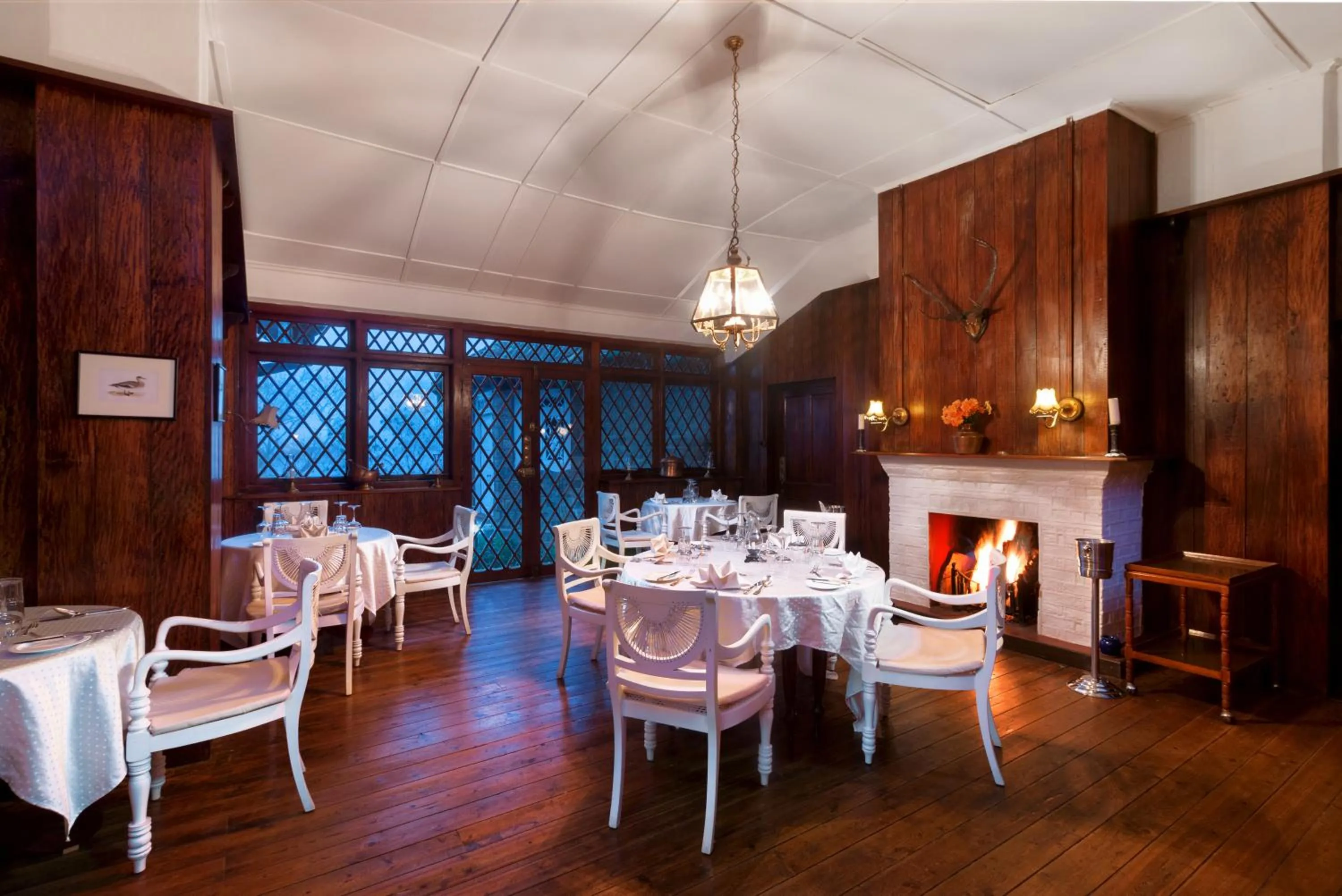 Restaurant/places to eat in Scottish Planter Bungalow- Thema Collection