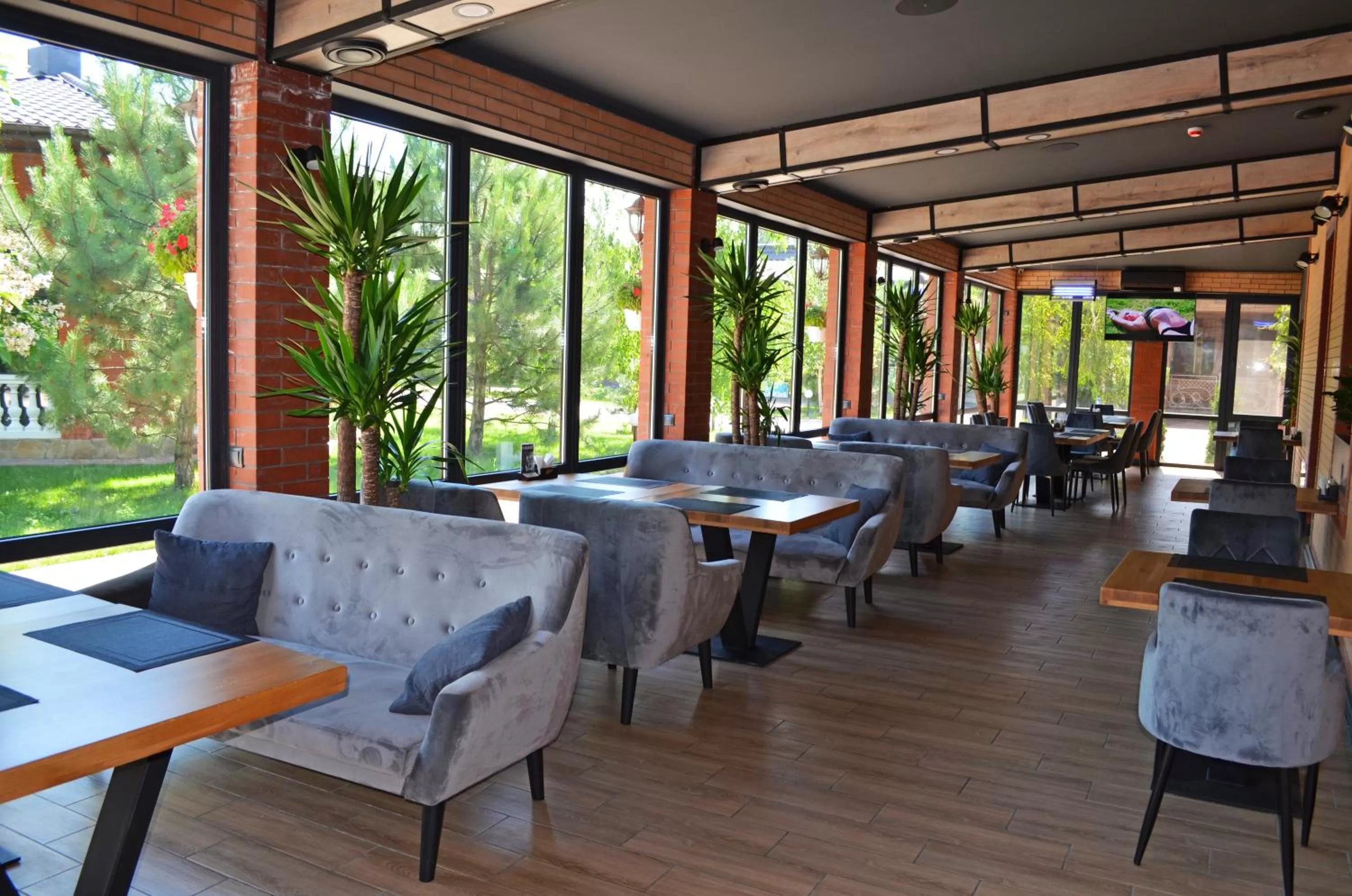 Restaurant/places to eat in Delta Hotel