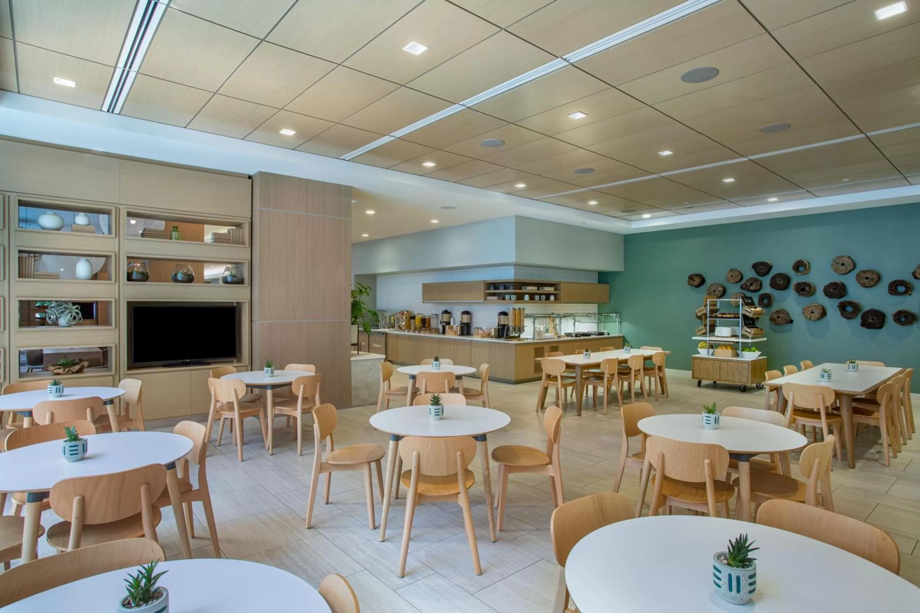 Breakfast in Element Philadelphia Downtown