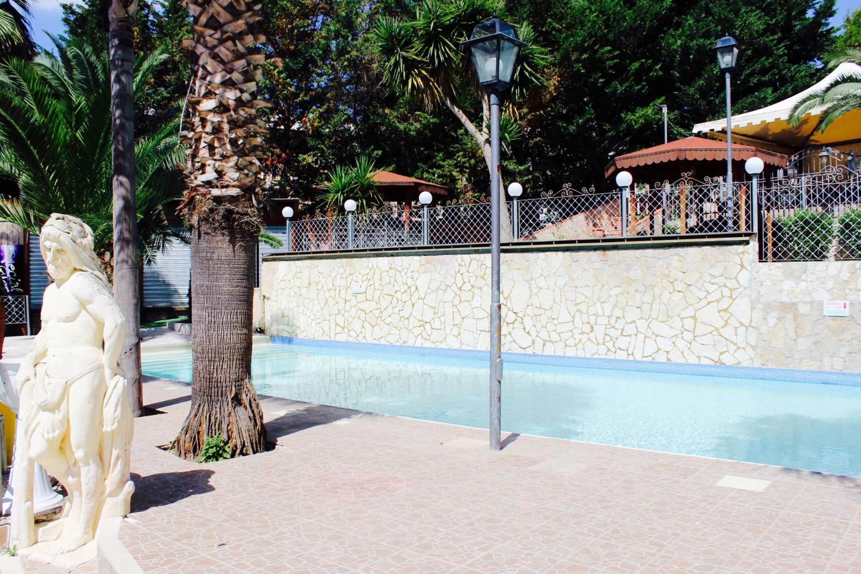 Swimming pool in Balconata 2.0 Banqueting & Accommodations