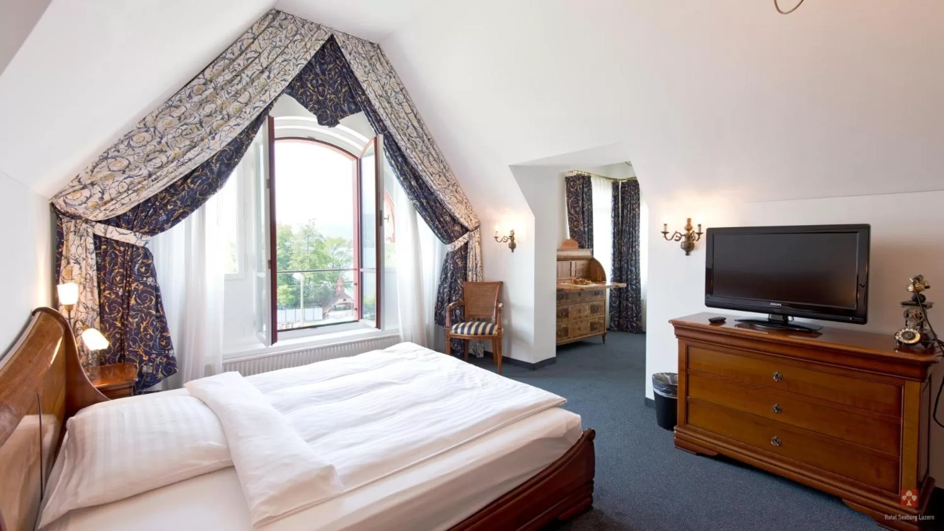 Photo of the whole room, Bed in Hotel Seeburg