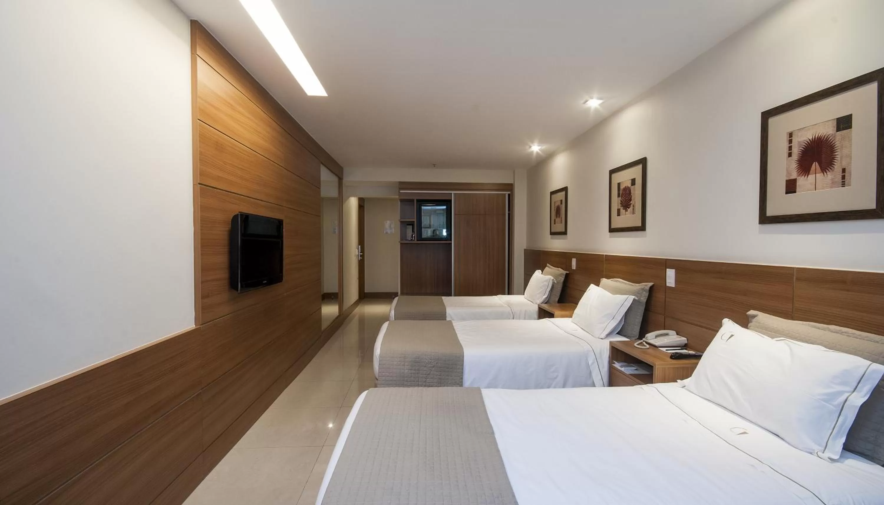 Property building, Bed in Américas Granada Hotel