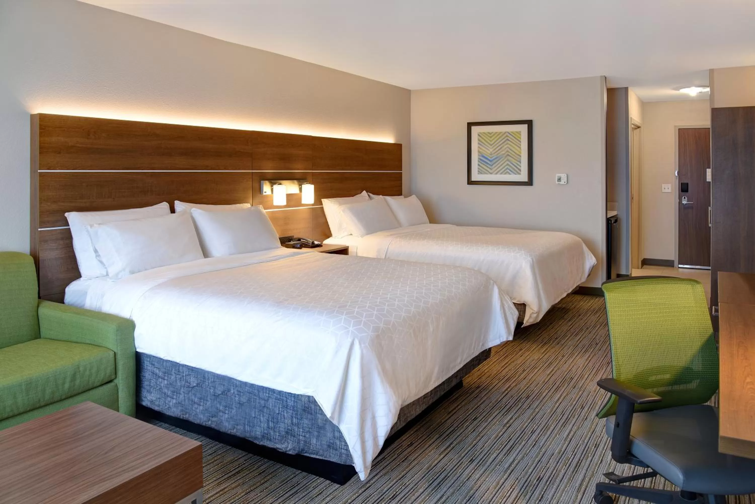 Photo of the whole room, Bed in Holiday Inn Express & Suites - Ottawa by IHG